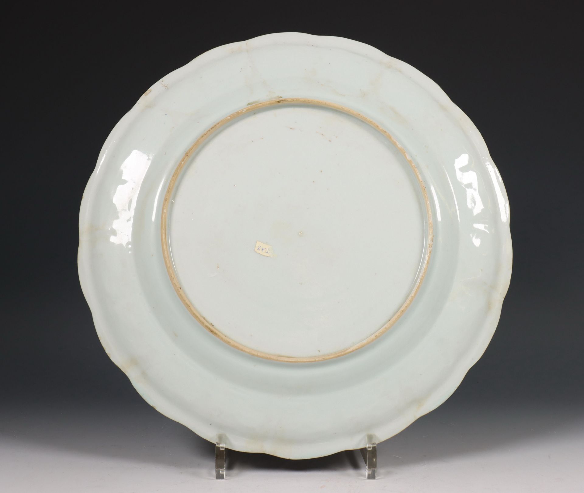 China, paar blauw-wit porseleinen schotels, Qianlong periode (1736-1795), - Bild 4 aus 6