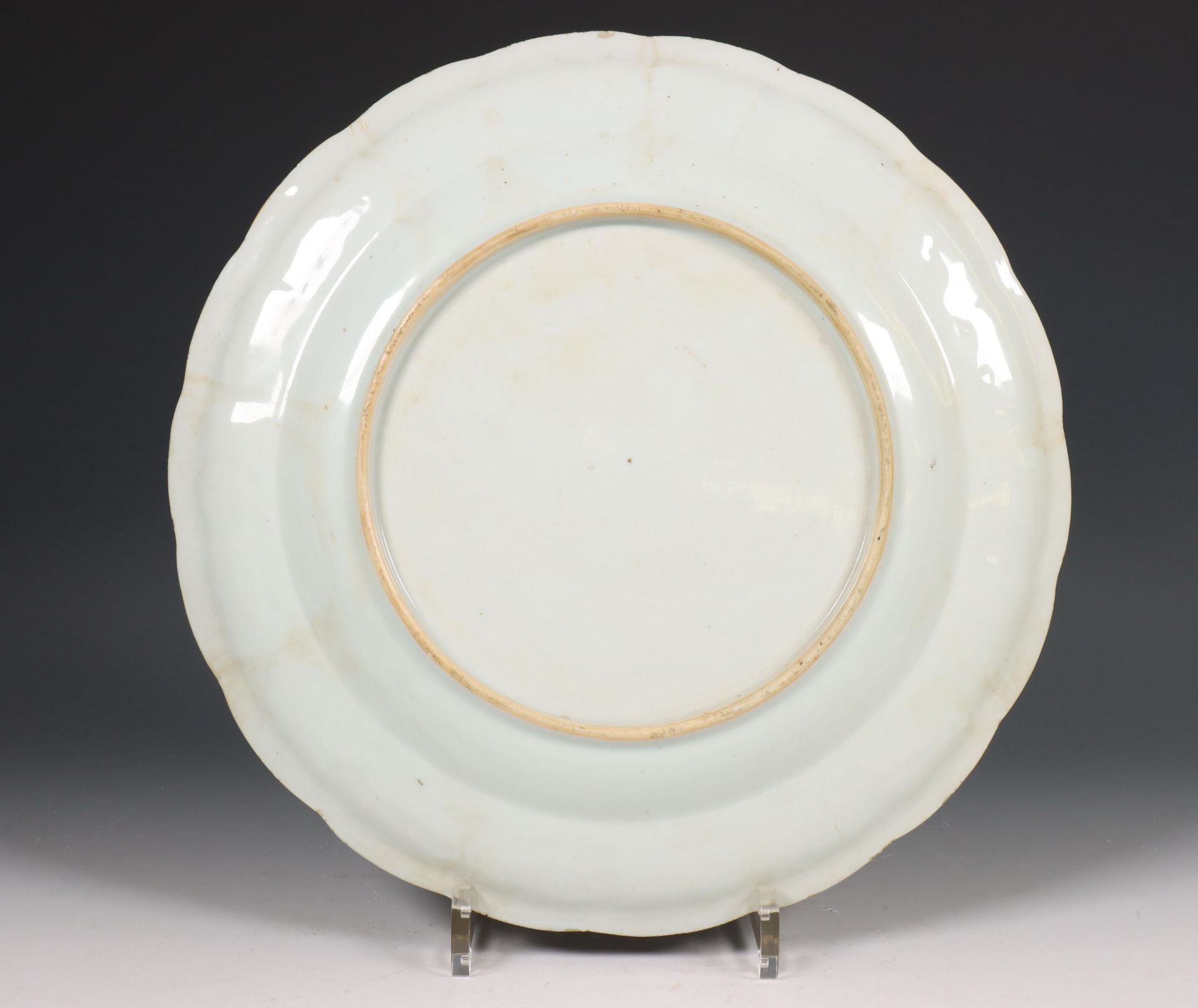 China, paar blauw-wit porseleinen schotels, Qianlong periode (1736-1795), - Bild 6 aus 6