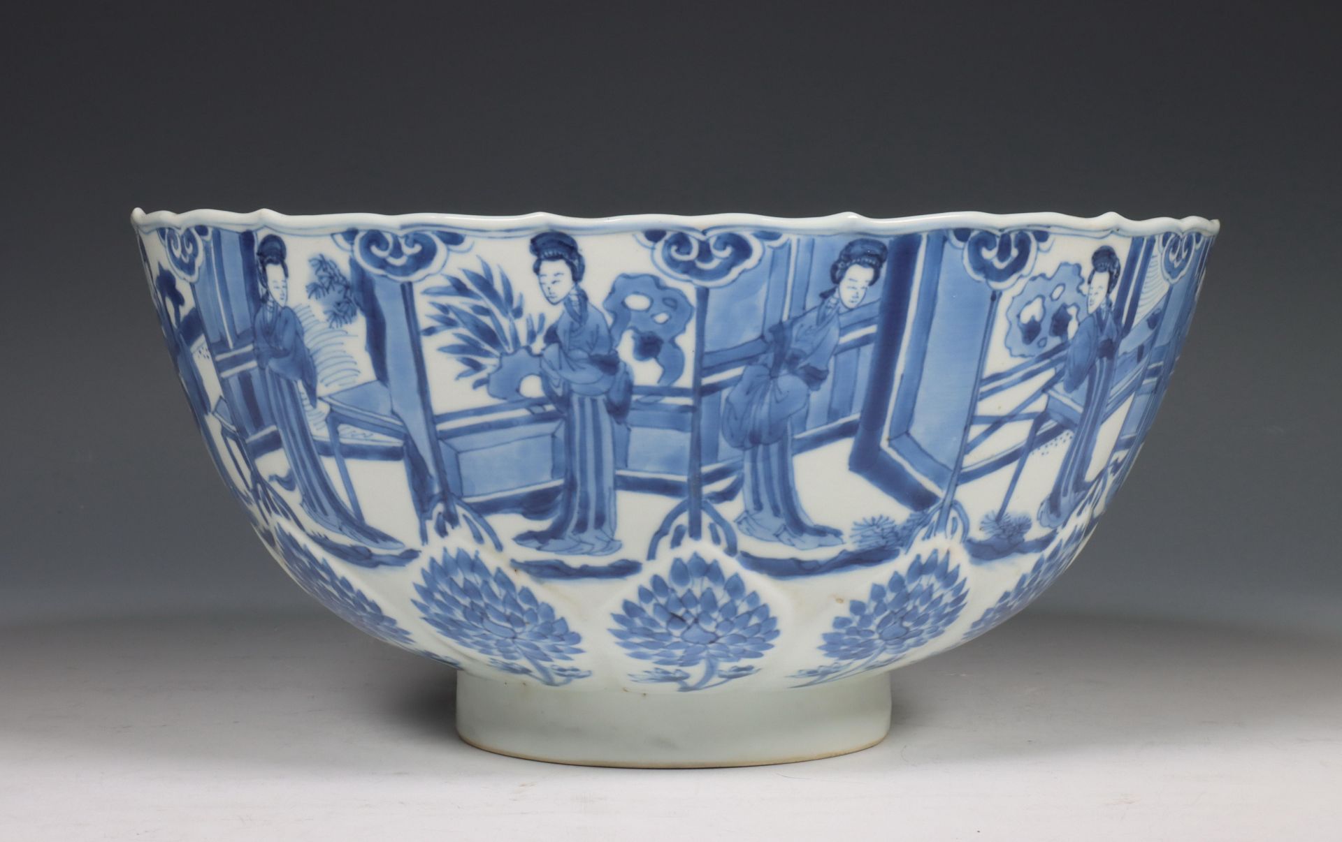 China, blauw-wit porseleinen kom, Kangxi periode (1662-1722), - Bild 7 aus 8