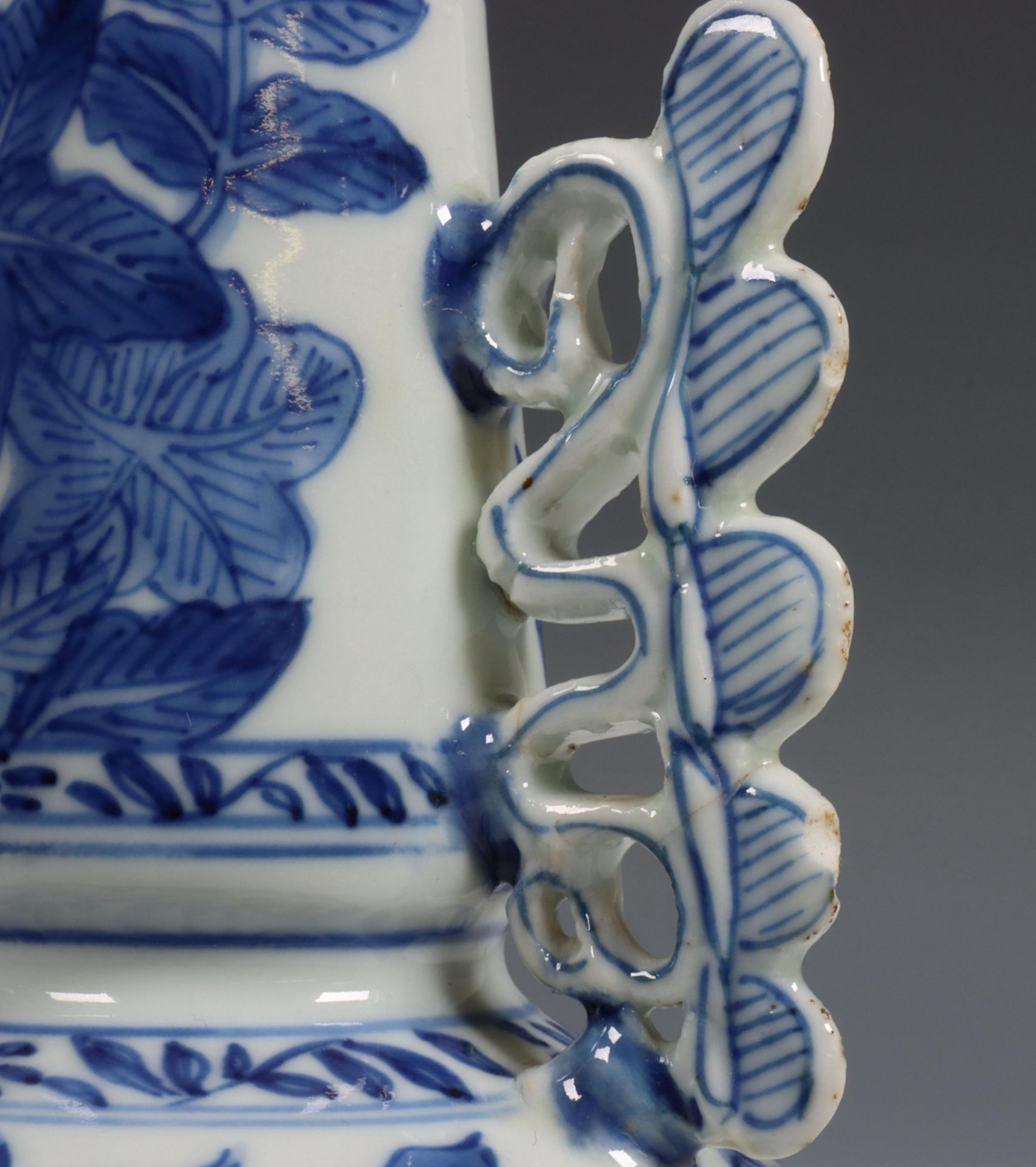 China, blauw-wit porseleinen 'Venetiaans glas' vaas, Kangxi periode (1662-1722) - Bild 10 aus 11