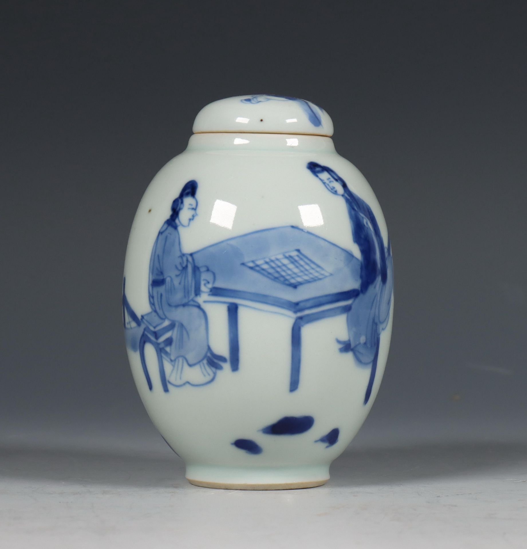 China, blauw-wit porseleinen theebusje, Kangxi periode (1662-1722),