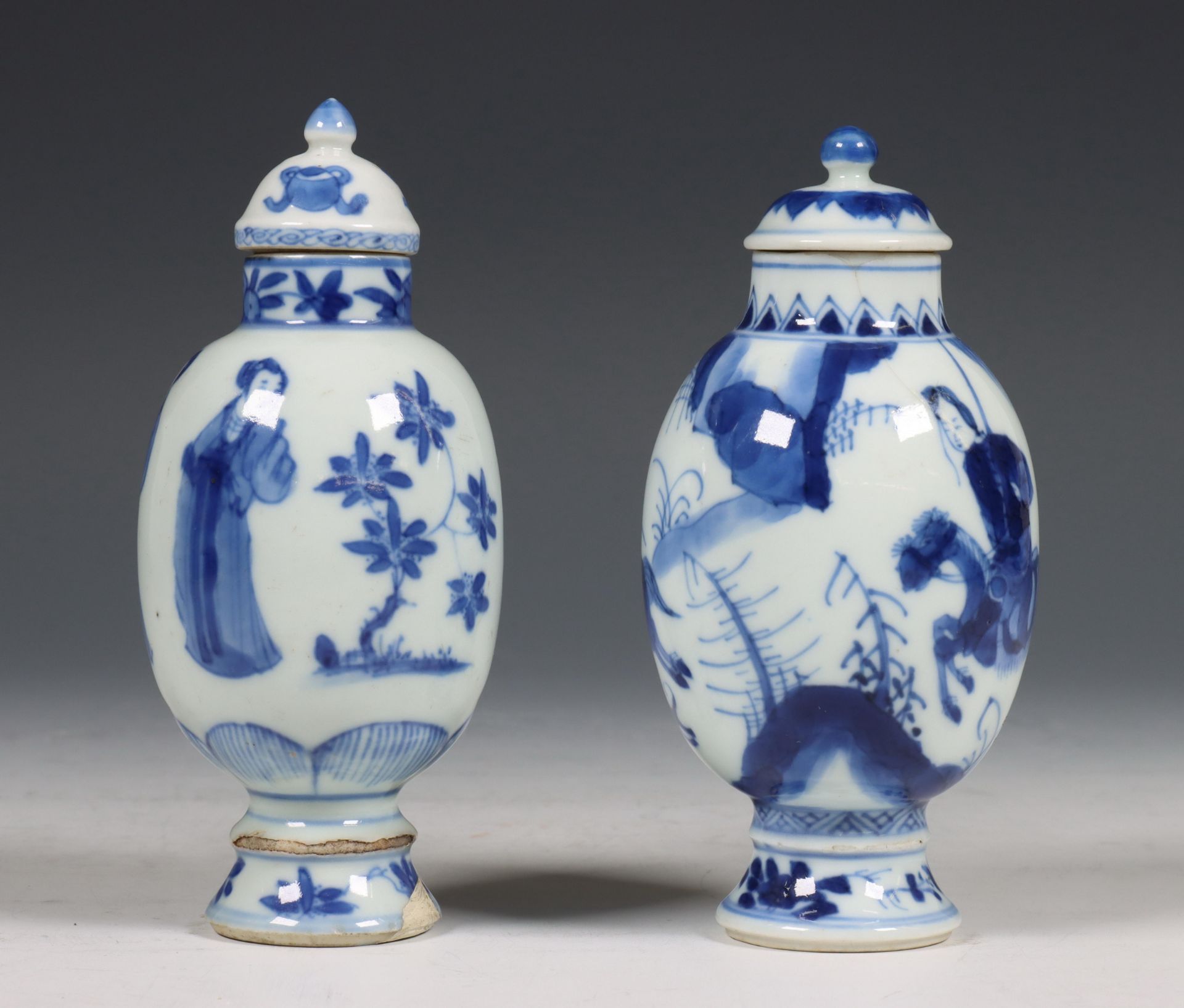 China, twee blauw-wit porseleinen theebusjes, Kangxi periode (1662-1722) en later, - Bild 13 aus 13