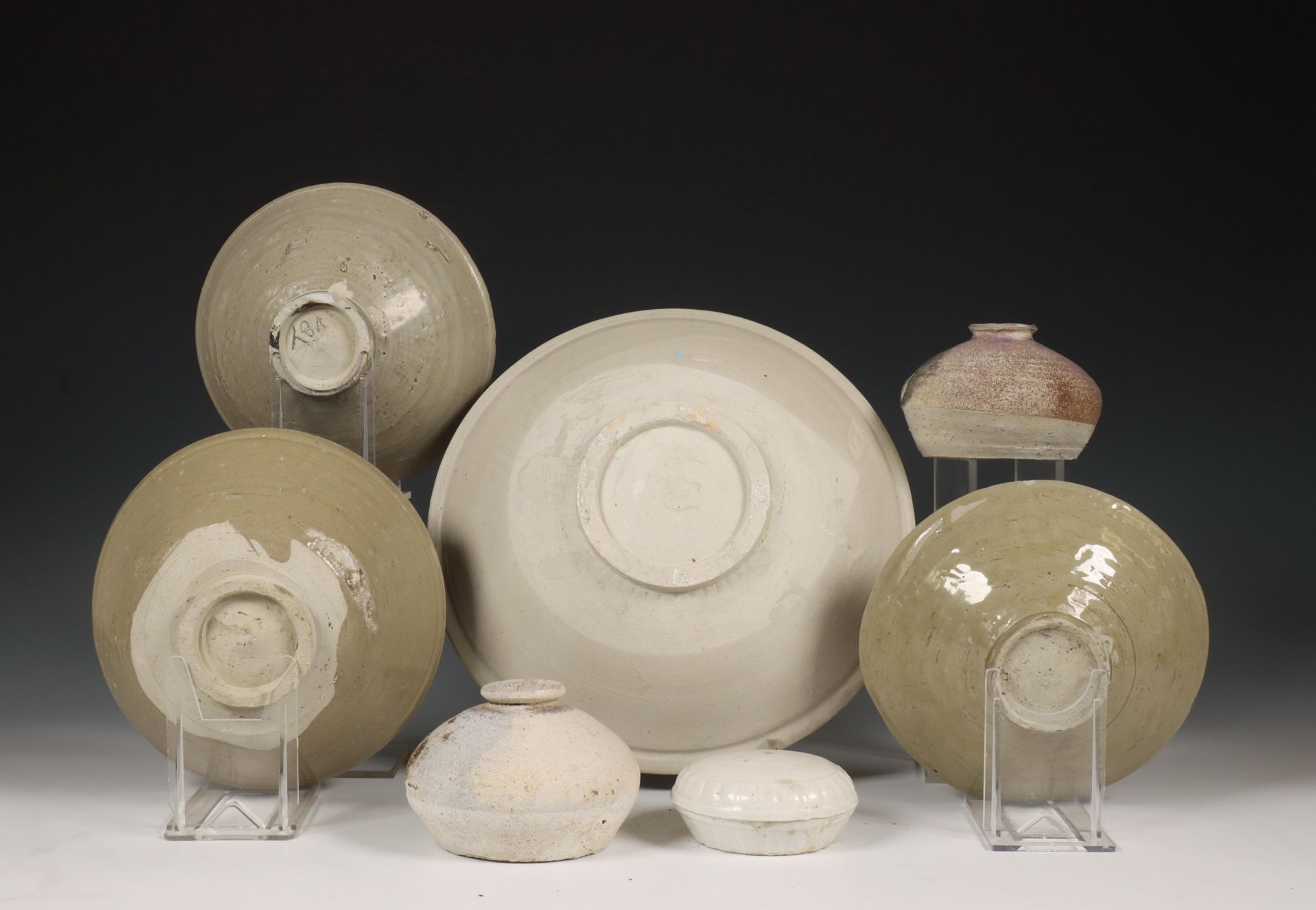 China, collectie celadon en wit geglazuurd porselein, Noordelijke Song-dynastie, 10e-12e eeuw, - Bild 2 aus 2