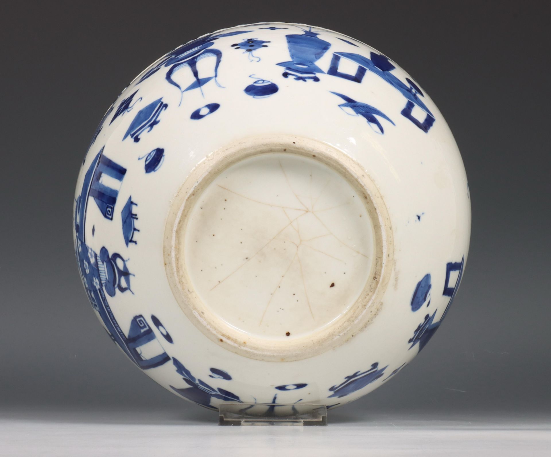 China, blauw-wit porseleinen wierookbrander, Kangxi periode (1662-1722), - Bild 3 aus 12