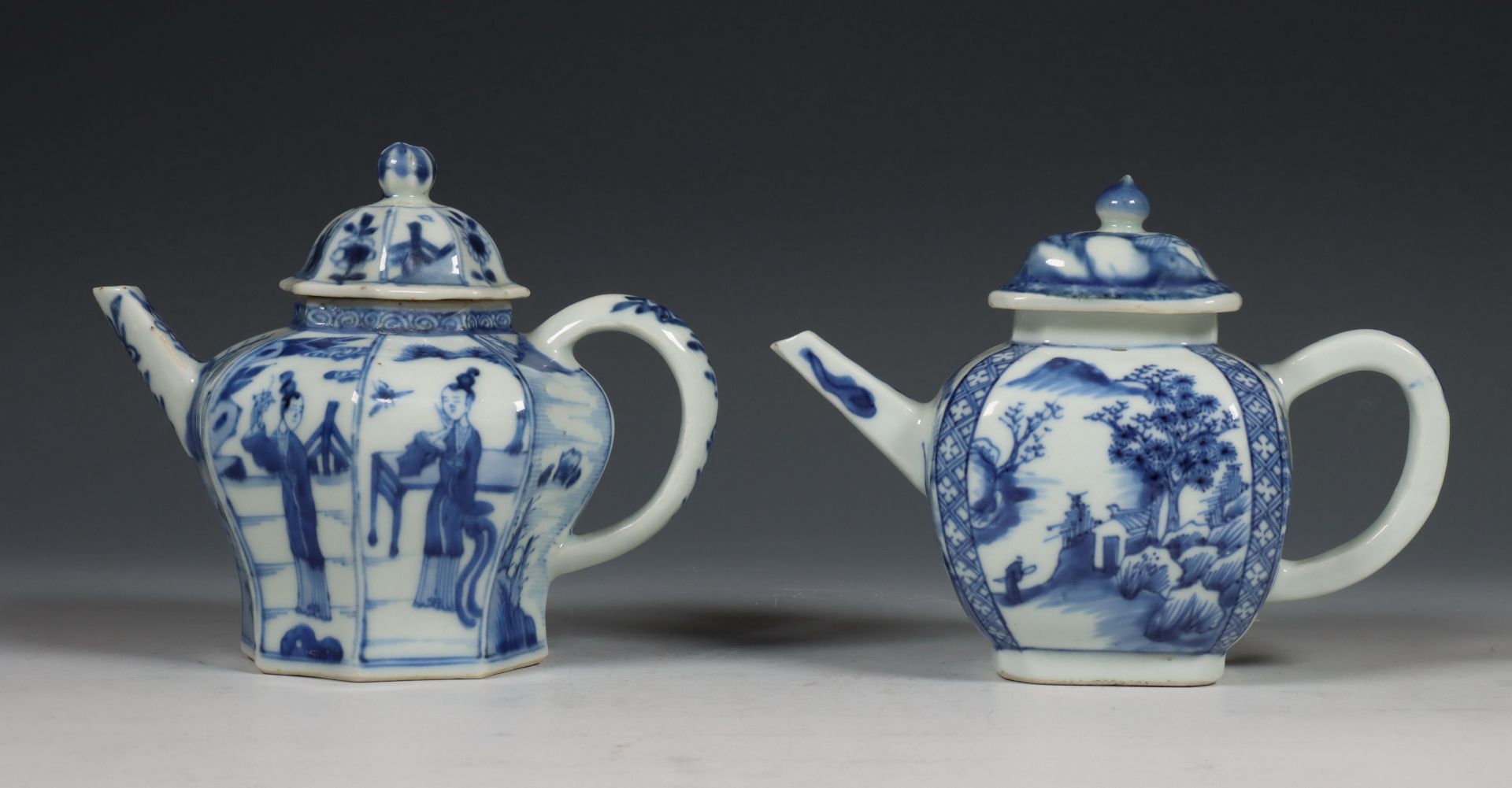 China, twee blauw-wit porseleinen theepotten, 18e eeuw, - Bild 10 aus 10
