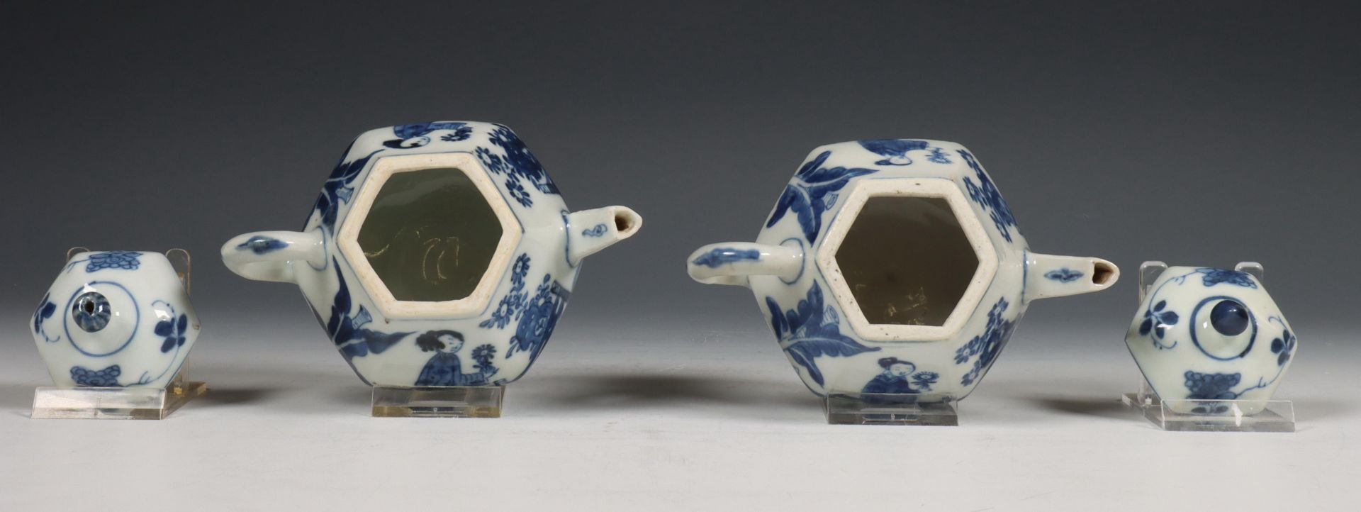 China, paar blauw-wit porseleinen zeskantige theepotjes, Kangxi periode (1662-1722), - Bild 7 aus 10