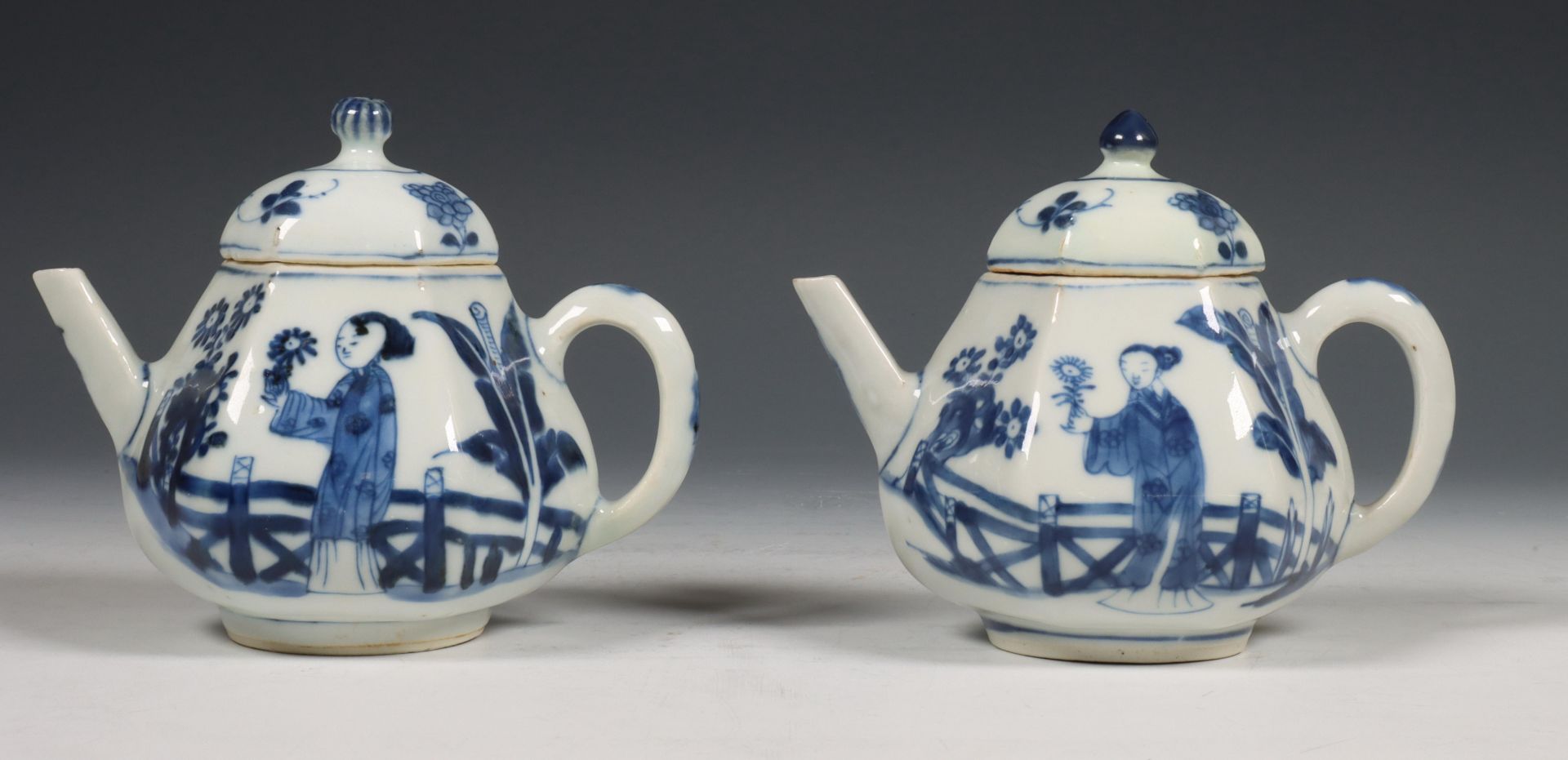 China, paar blauw-wit porseleinen zeskantige theepotjes, Kangxi periode (1662-1722), - Bild 10 aus 10