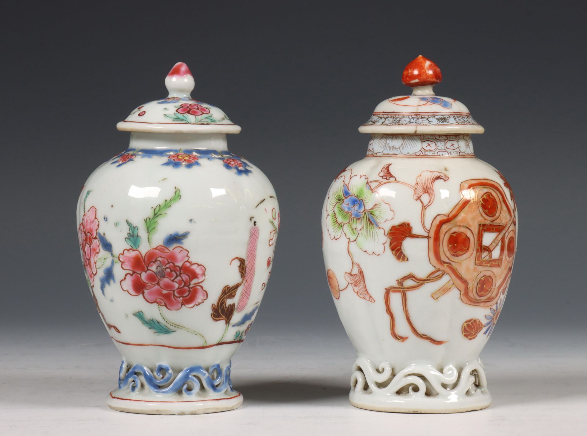 China, twee famille rose porseleinen theebusjes, Qianlong periode (1736-1795), - Bild 6 aus 12