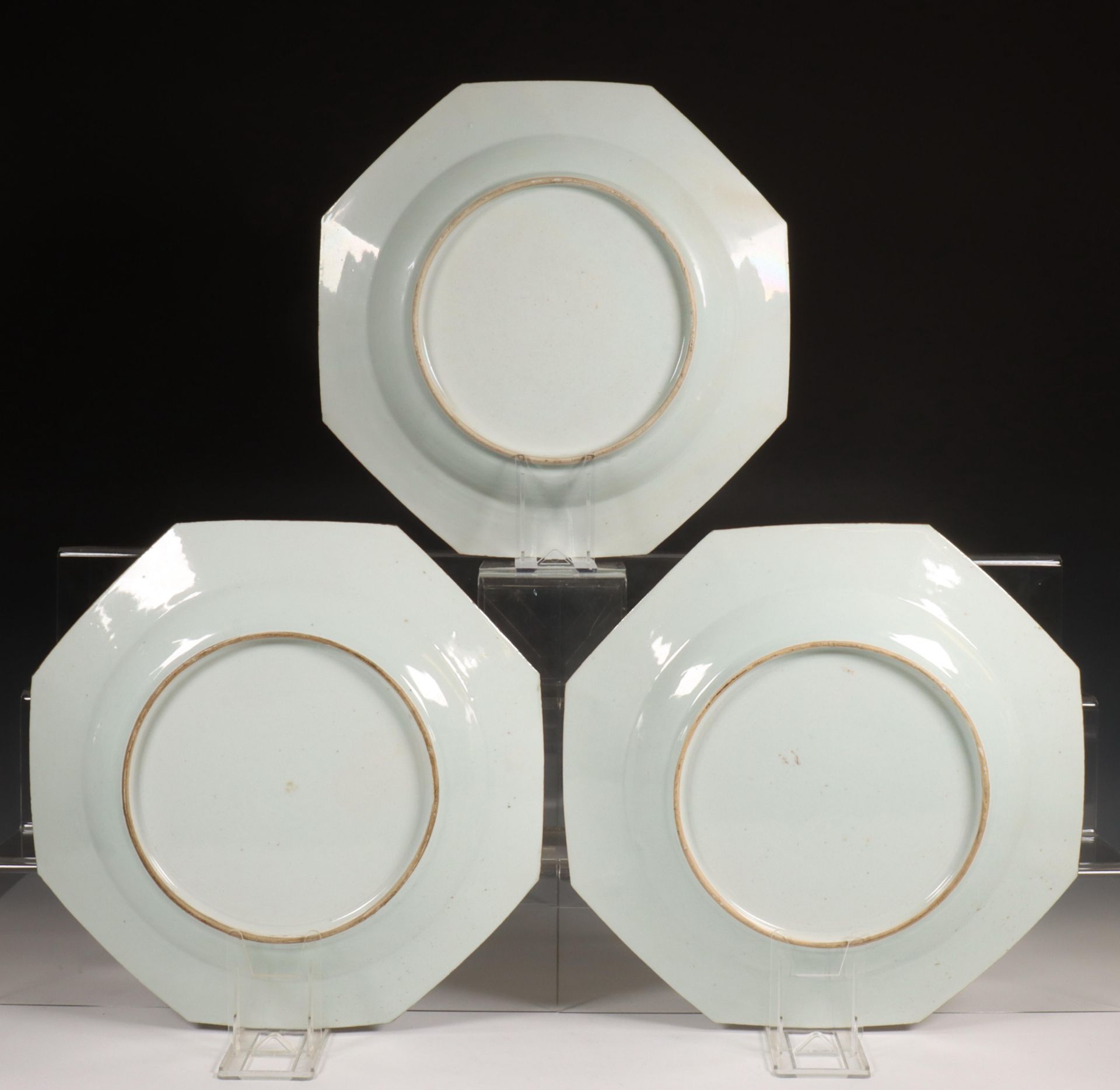 China, set famille rose porseleinen achtkantige borden en schotels, Qianlong, - Bild 10 aus 12