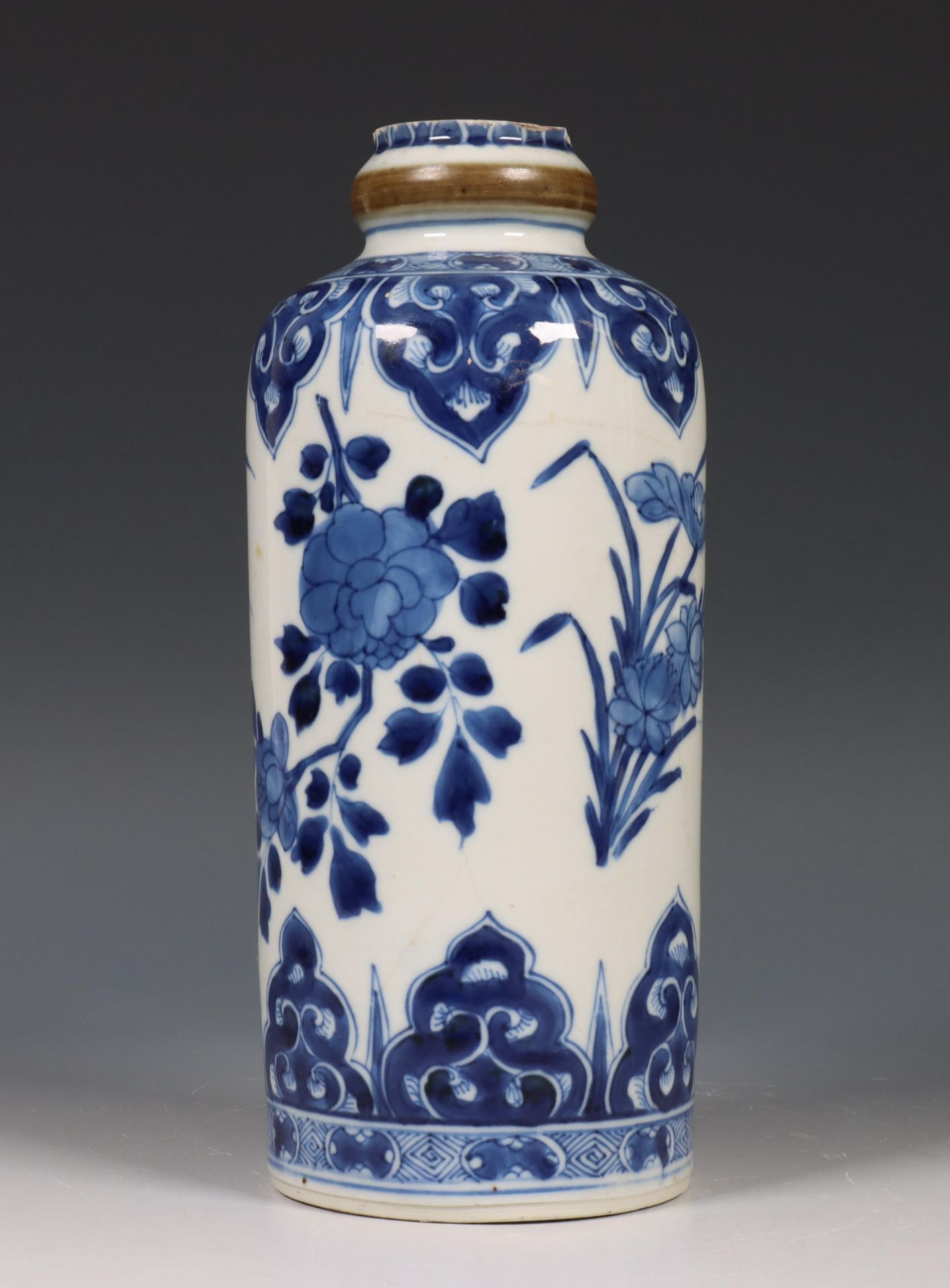 China, blauw-wit porseleinen rouleau vaas, Kangxi periode (1662-1722), - Bild 2 aus 9
