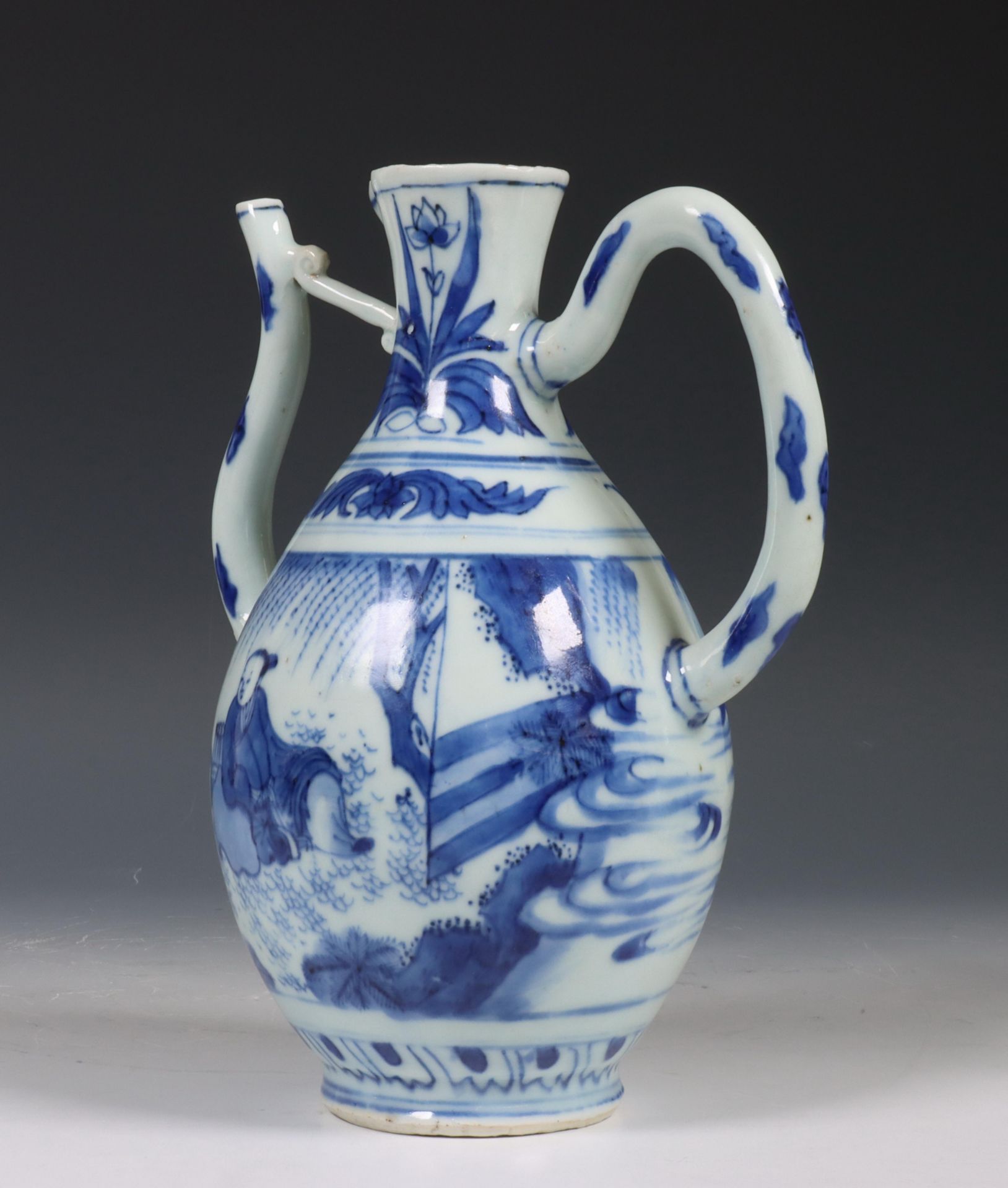China, blauw-wit porseleinen schenkkan, Overgangsperiode, midden 17e eeuw, - Bild 5 aus 12