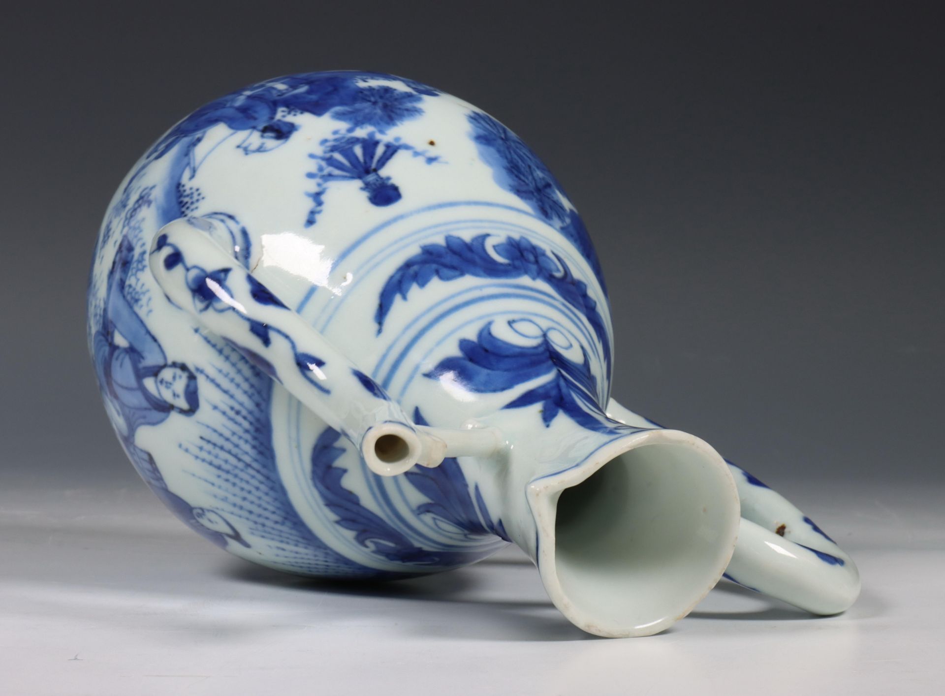 China, blauw-wit porseleinen schenkkan, Overgangsperiode, midden 17e eeuw, - Bild 12 aus 12