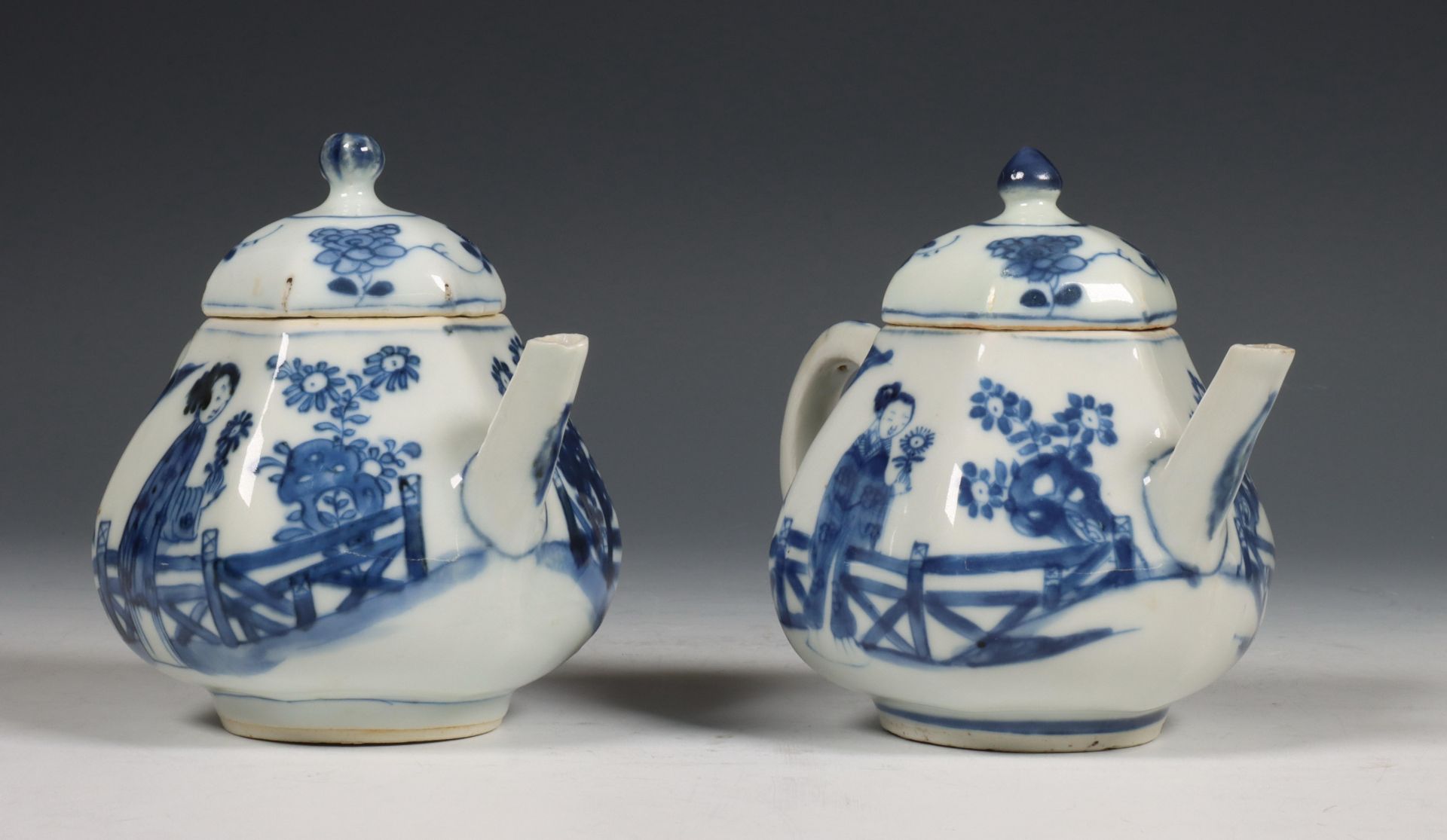 China, paar blauw-wit porseleinen zeskantige theepotjes, Kangxi periode (1662-1722), - Bild 5 aus 10