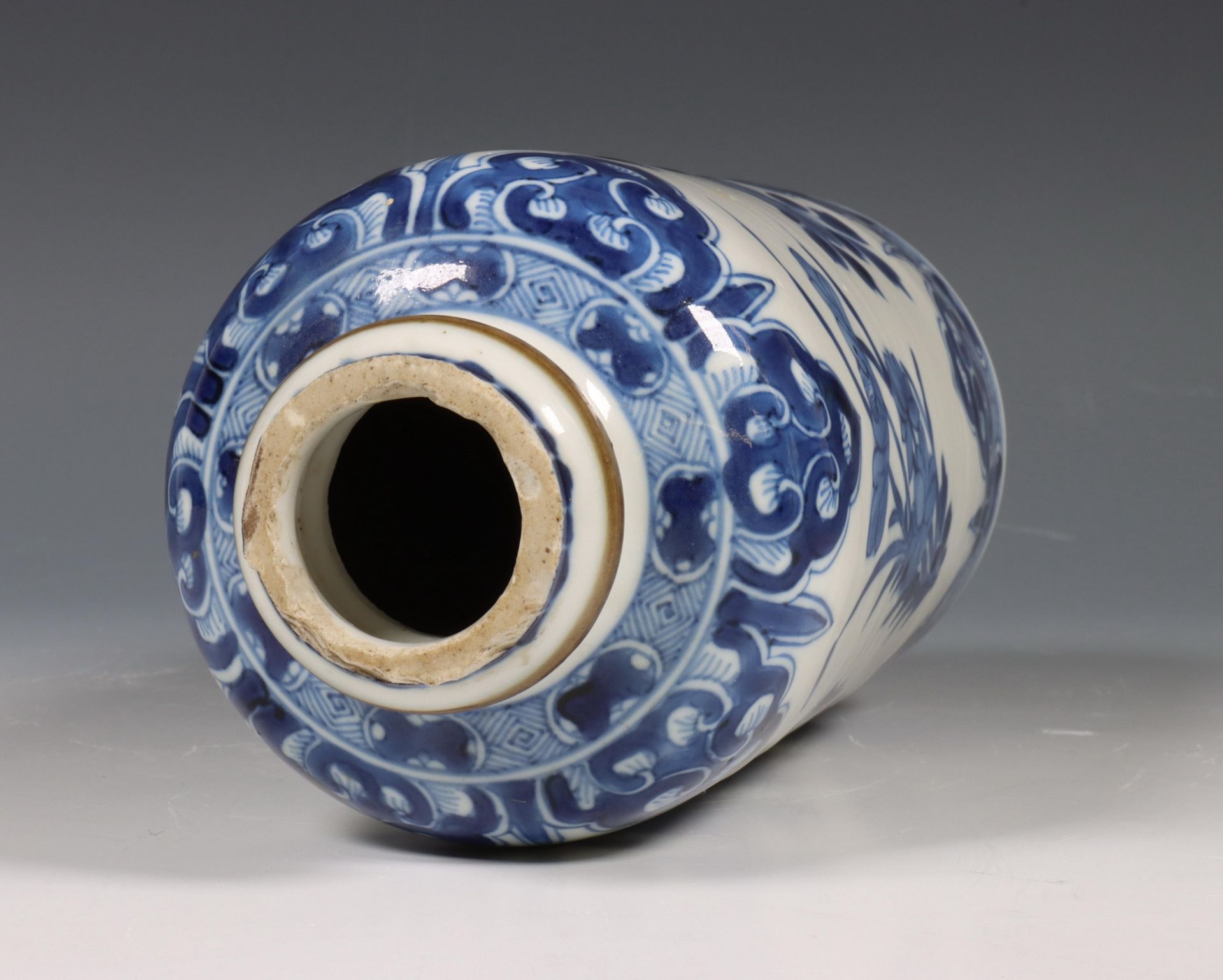 China, blauw-wit porseleinen rouleau vaas, Kangxi periode (1662-1722), - Bild 3 aus 9