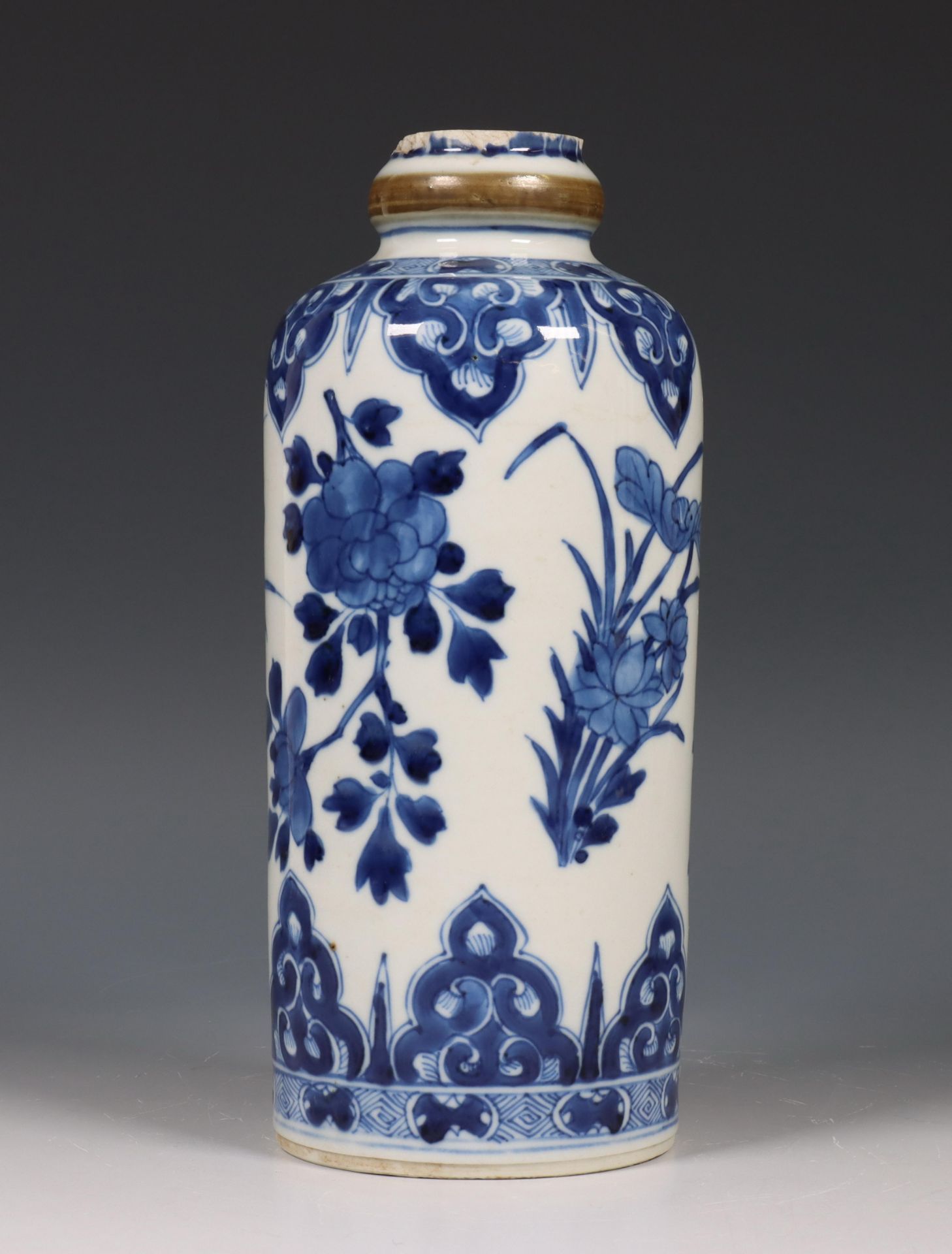 China, blauw-wit porseleinen rouleau vaas, Kangxi periode (1662-1722), - Bild 6 aus 9