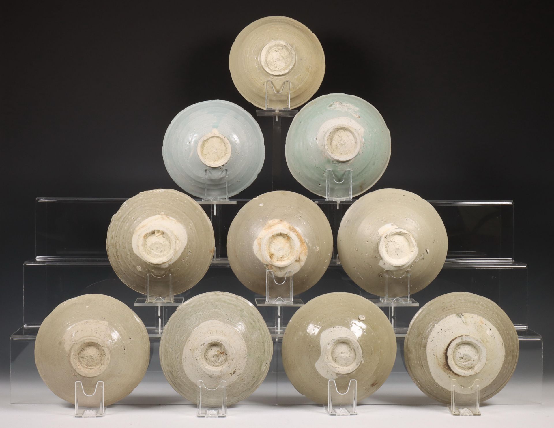 China, tien celadon geglazuurde porseleinen kommen, Noordelijke Song-dynastie, 10e-12e eeuw, - Bild 2 aus 2