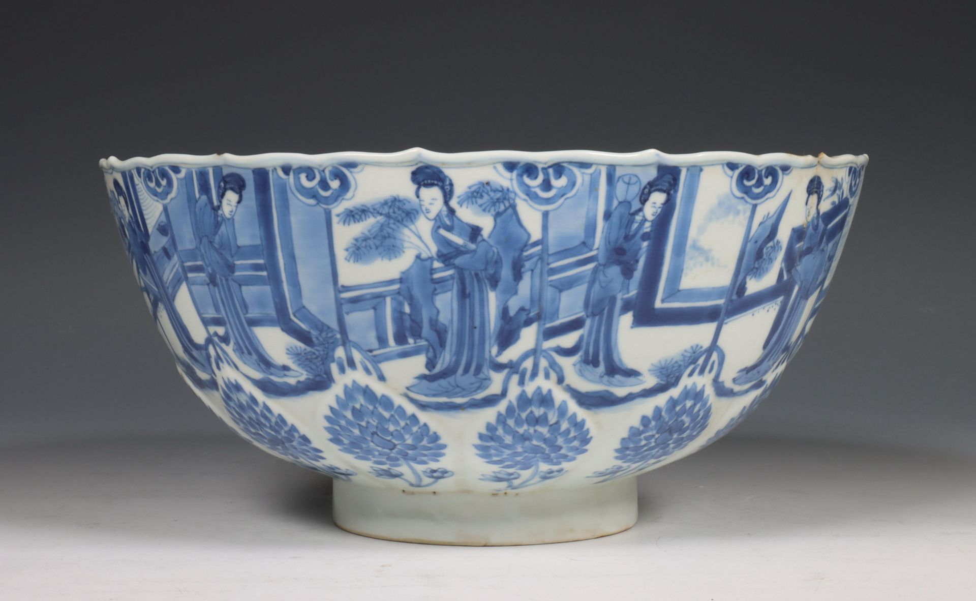 China, blauw-wit porseleinen kom, Kangxi periode (1662-1722), - Bild 2 aus 8