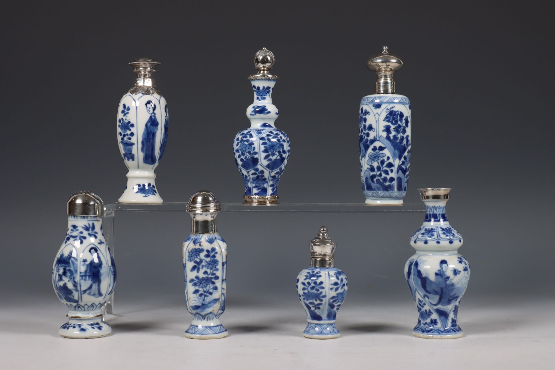 China, collectie zilvergemonteerde blauw-wit porseleinen vaasjes, Kangxi periode (1662-1722), het zi - Bild 2 aus 5