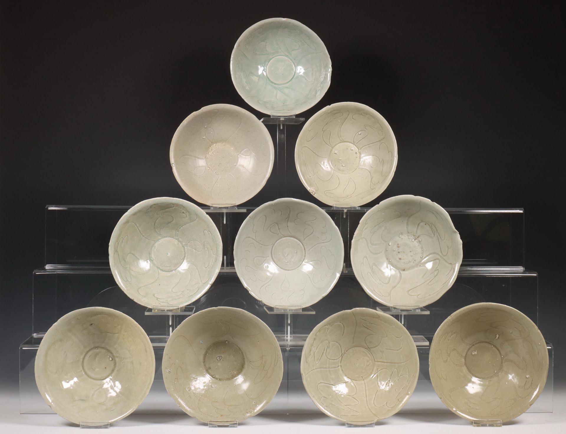China, tien celadon geglazuurde porseleinen kommen, Noordelijke Song-dynastie, 10e-12e eeuw,