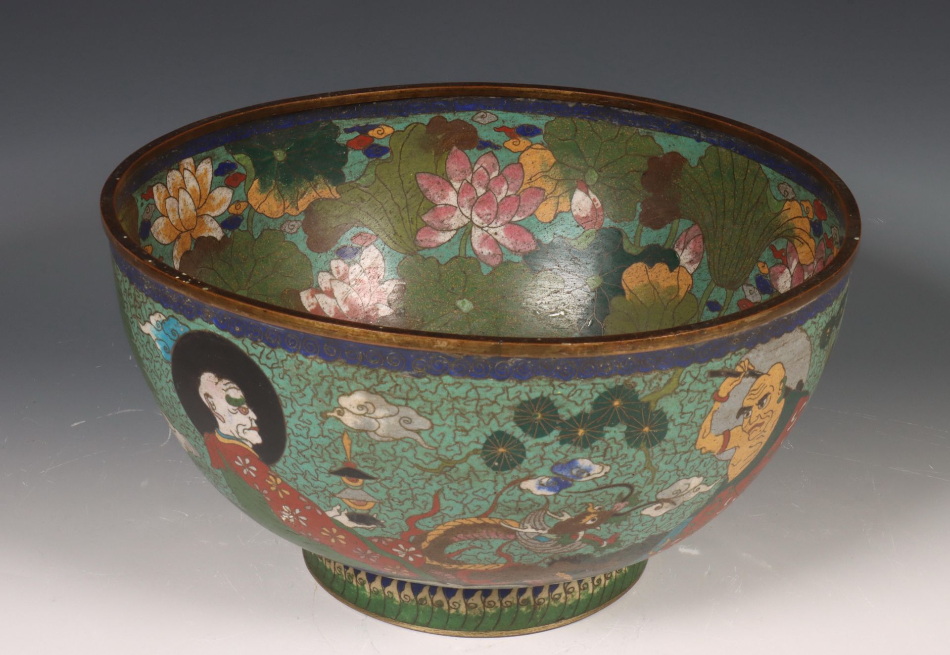 Japan, grote cloisonné kom, 19e eeuw,