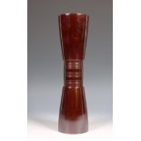 Japan, bruin gepatineerde bronzen vaas, gesigneerd Nakajima Yasumi (1905-1986),