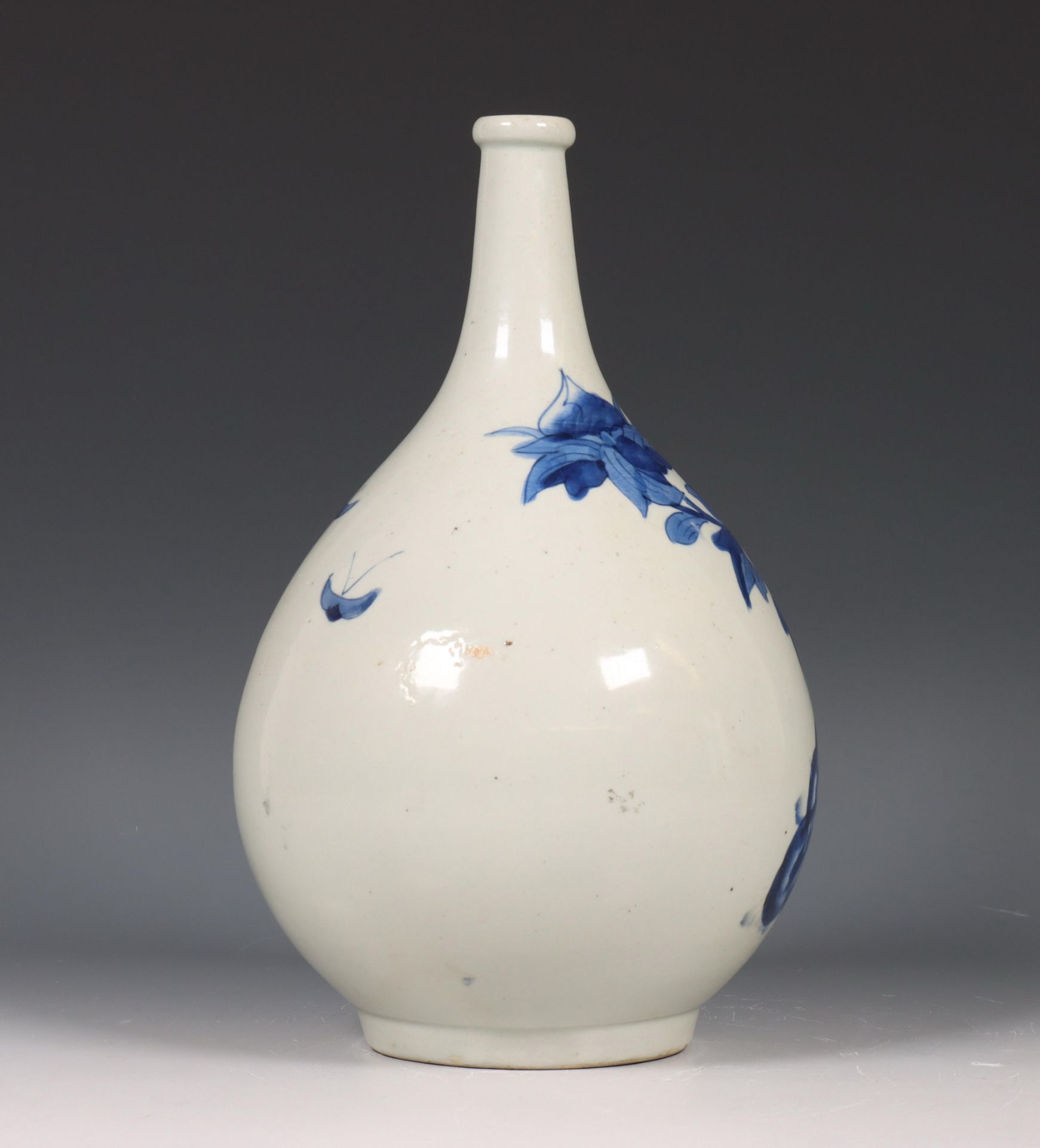 Japan, blauw-wit porseleinen fles, Edo periode (1603-1868), - Bild 3 aus 10