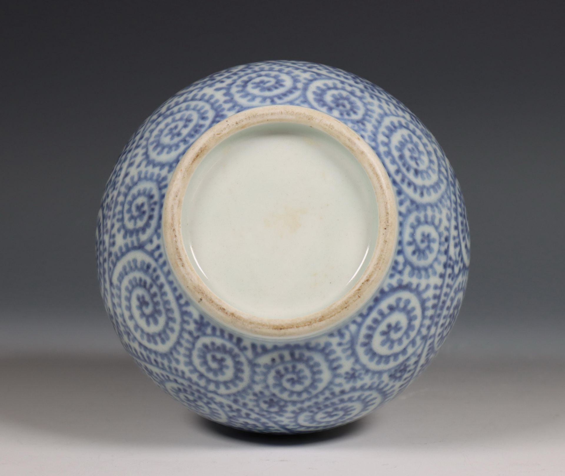 Japan, blauw-wit porseleinen Arita fles, 19e eeuw, - Bild 2 aus 6