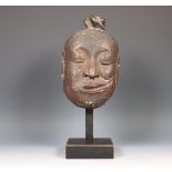 China, Yunnan, houten Nuo masker van de joker Qintong, 19e eeuw,
