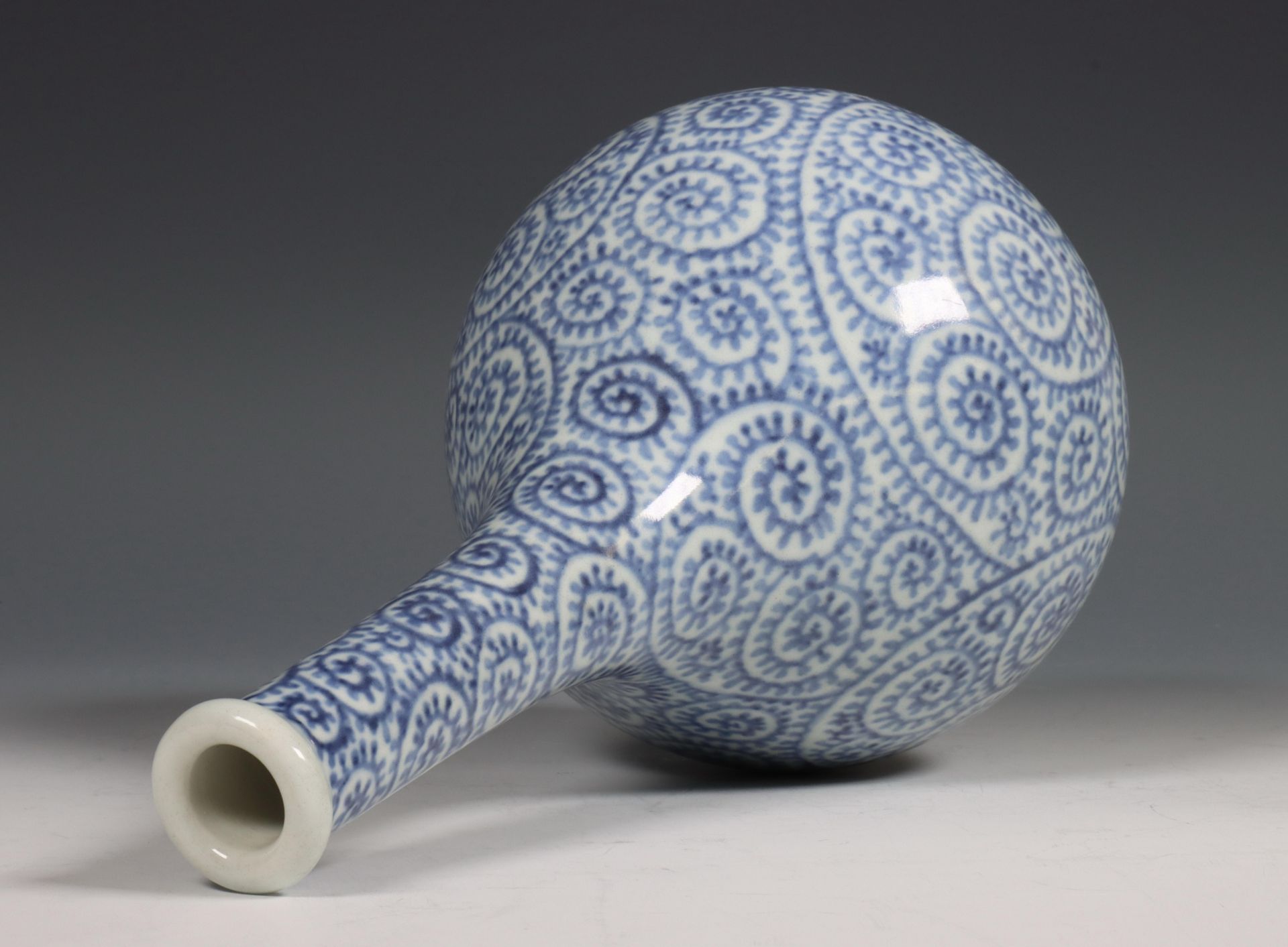 Japan, blauw-wit porseleinen Arita fles, 19e eeuw, - Bild 6 aus 6