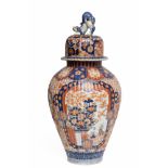 Japan, grote Imari baluster dekselpot, Meiji periode (1868-1912),