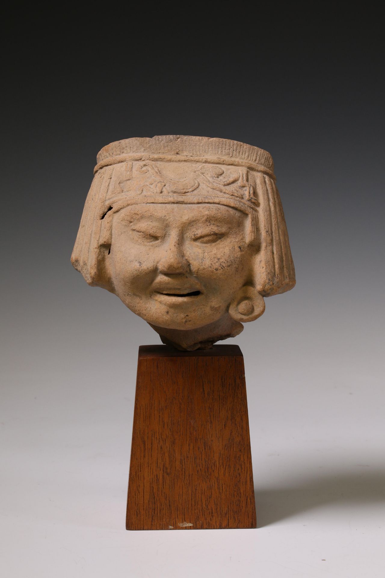 Mexico, Vera Cruz, a buste of a smiling lady, soriente, 7th-9th century - Bild 3 aus 4