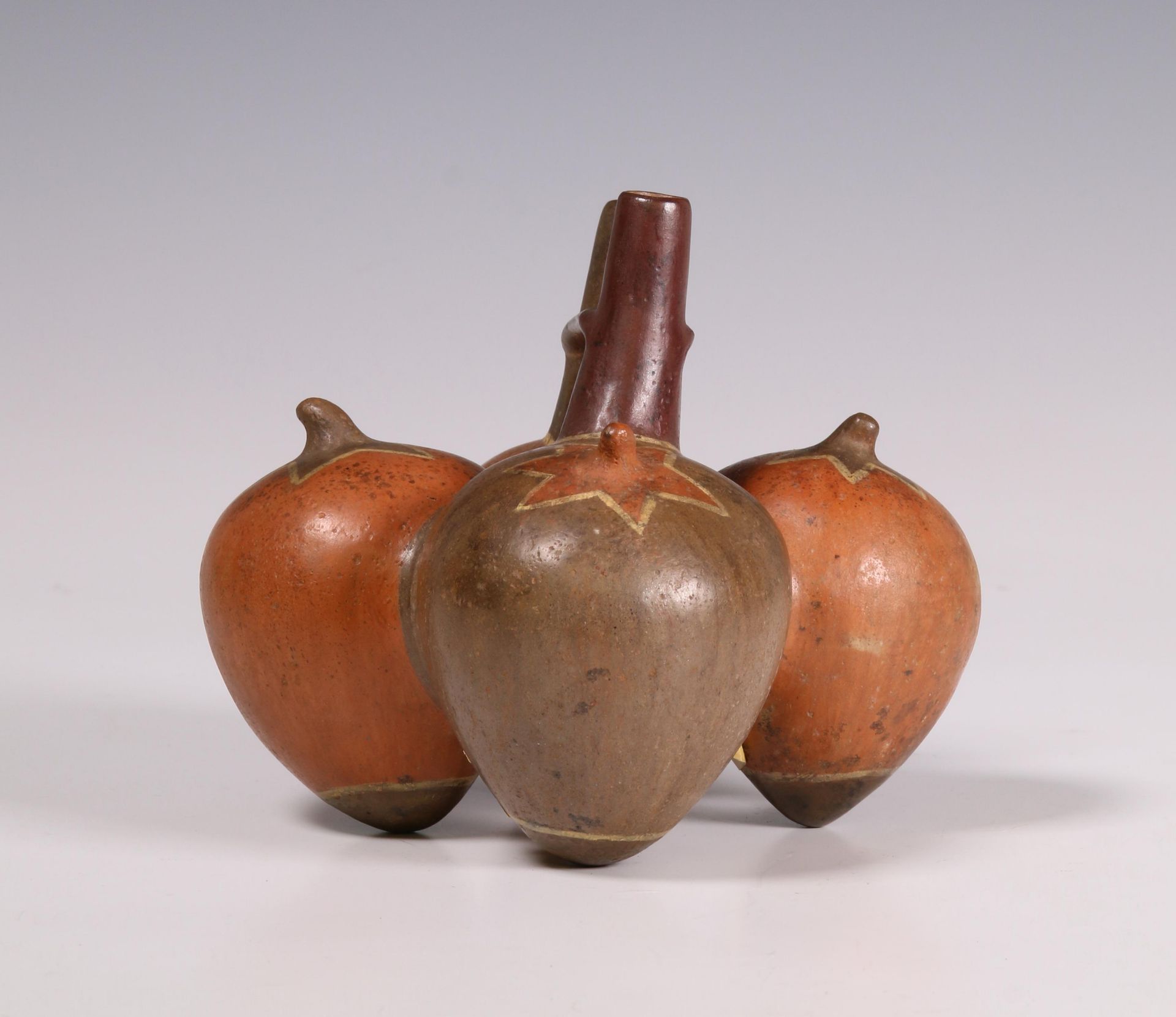 Peru, Nazca, a terracotta double spout vessel, 500-800 AD; - Image 5 of 6