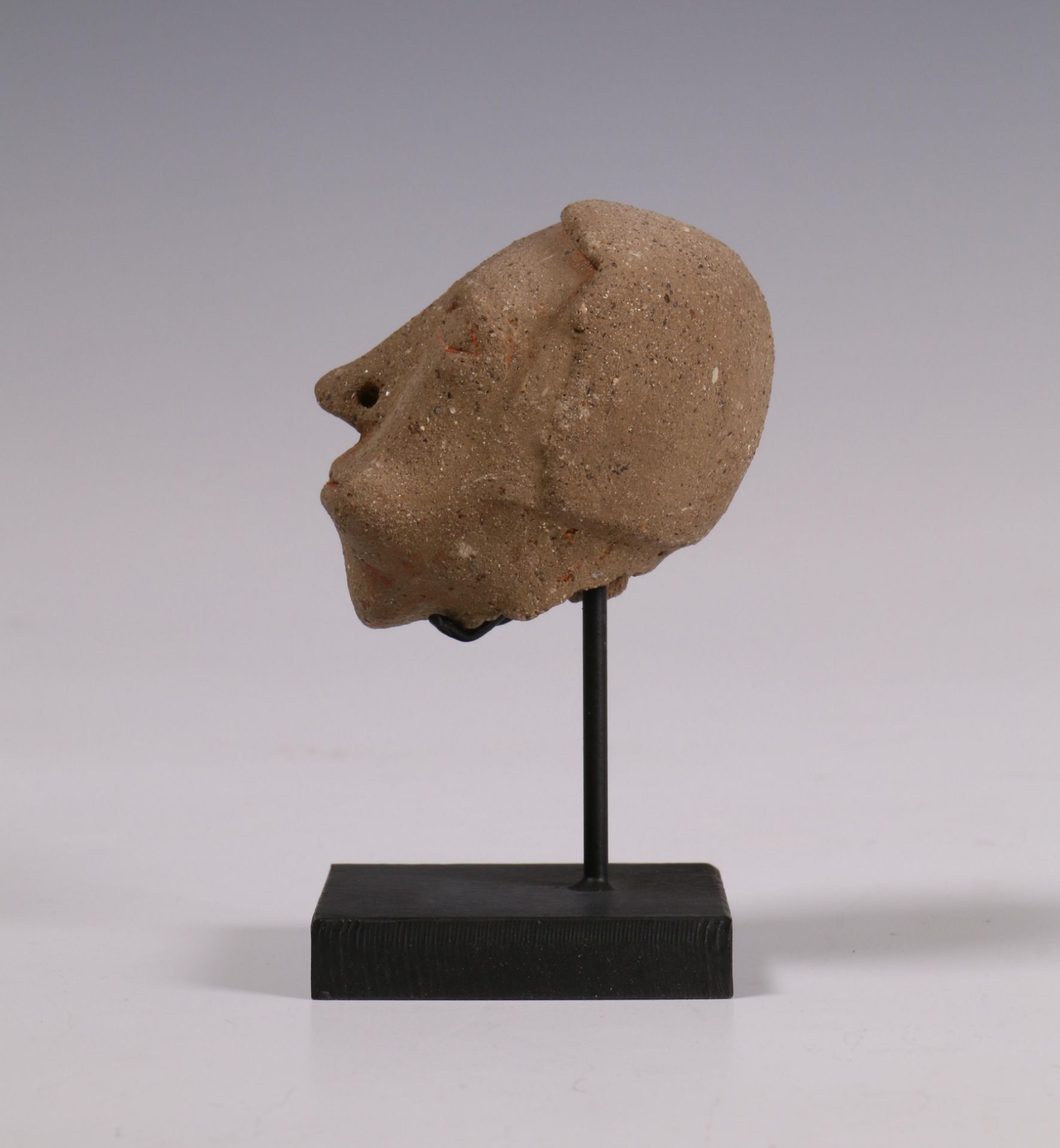 Colombia, Narino, earthenware head of a Shaman with coco leaves in his left cheek - Bild 6 aus 6