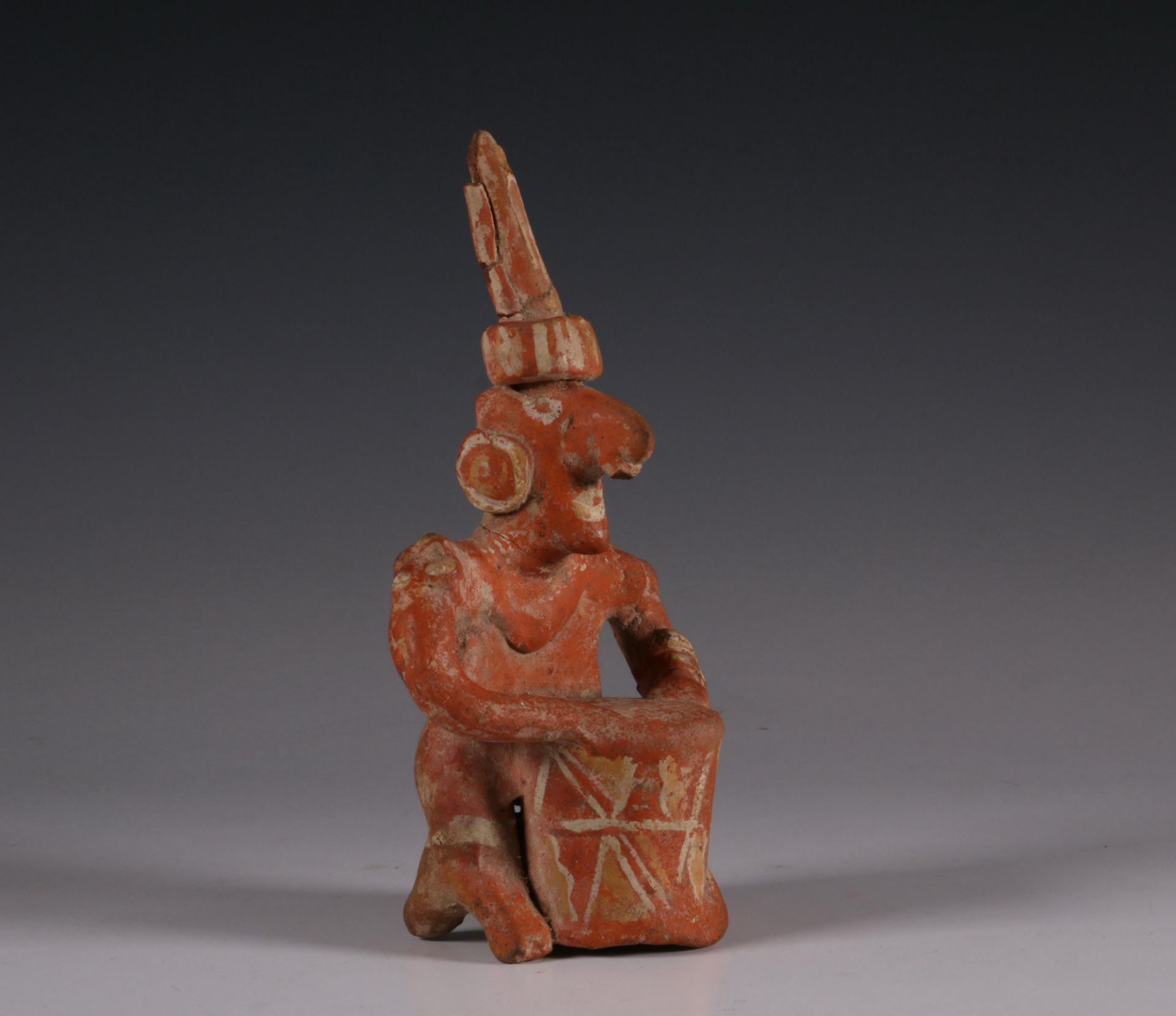 Mexico, Colima, standing slab figure and a smaller slab figure and Mexico, Nayarit, a seated figure, - Bild 6 aus 8