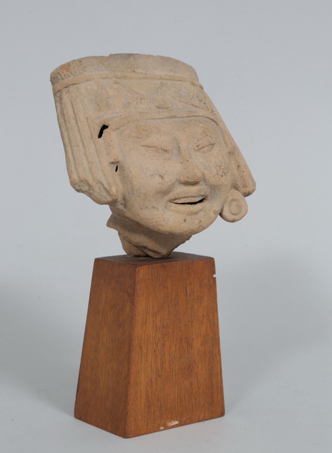 Mexico, Vera Cruz, a buste of a smiling lady, soriente, 7th-9th century - Bild 2 aus 4