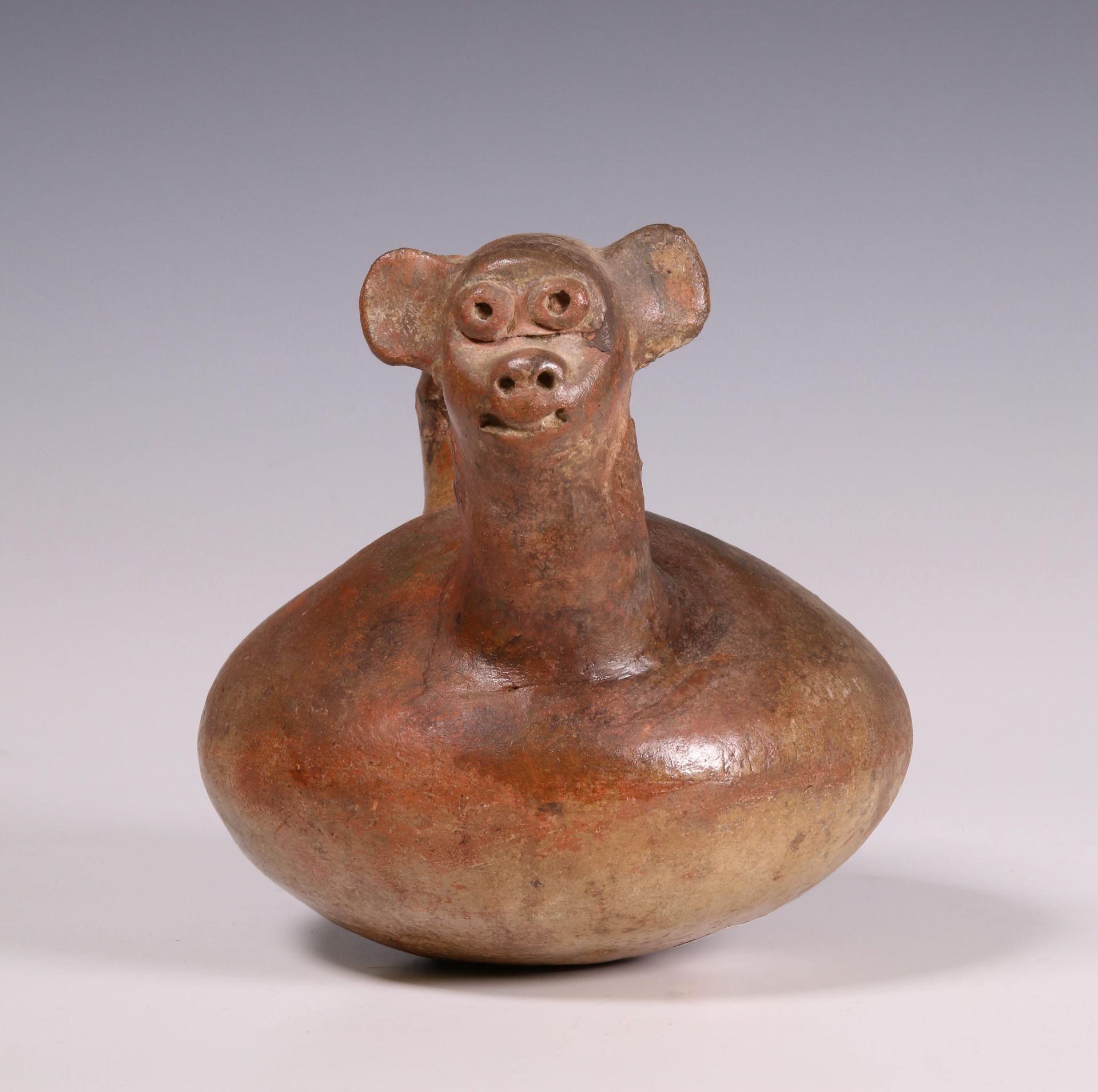 Peru, Vicus, red terracotta vessel. 300 BC - 300 AD - Image 4 of 5