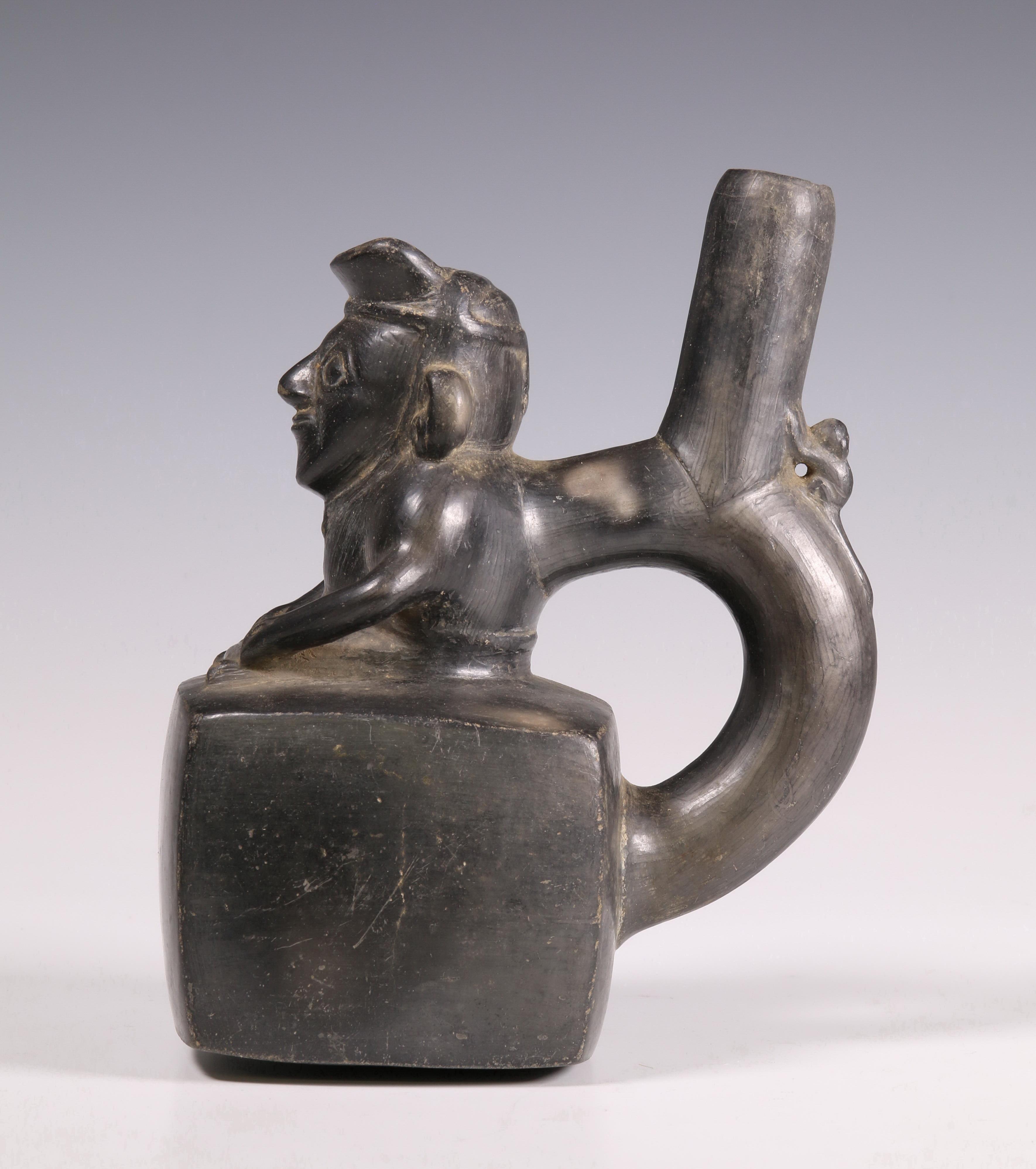 Peru, Chimu, black earthenware stirrup-spout vessel, 800-1200 AD - Image 5 of 6