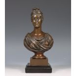 Frankrijk, bronzen bruin gepatineerde buste voorstellende Joséphine de Beauharnais, 19e eeuw.