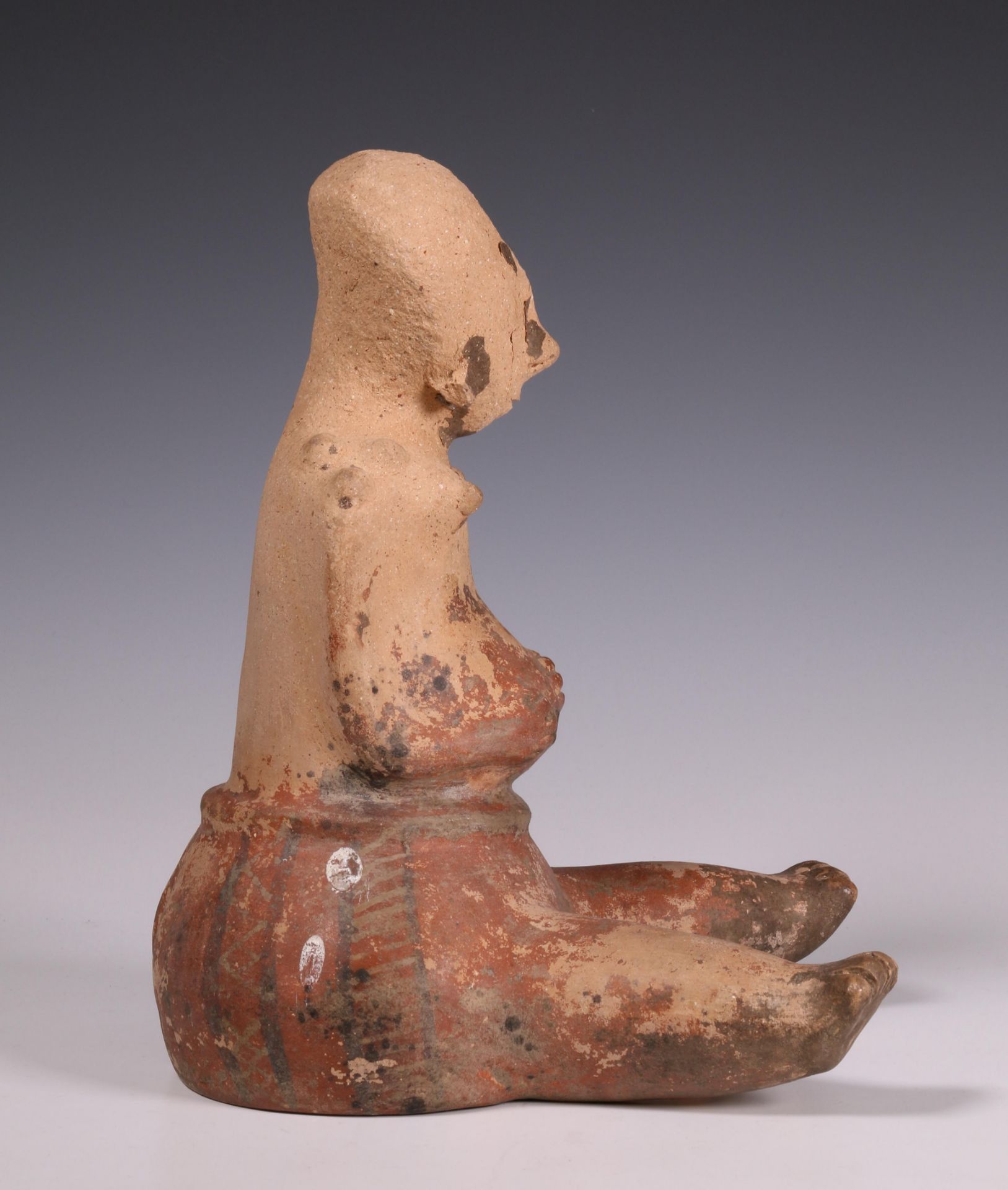 Mexico, Chinesco, a seated female figure, 100 BC - 250 AD; - Bild 4 aus 6