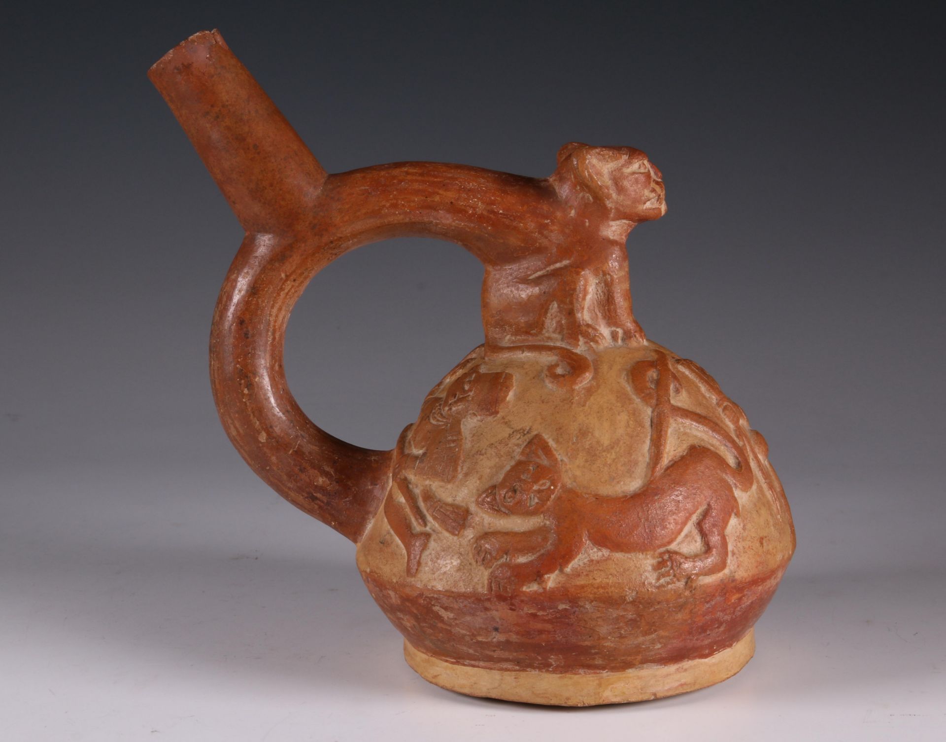 Peru, Moche, a terracotta stirrup-spout vessel, 500-700 AD - Bild 3 aus 8