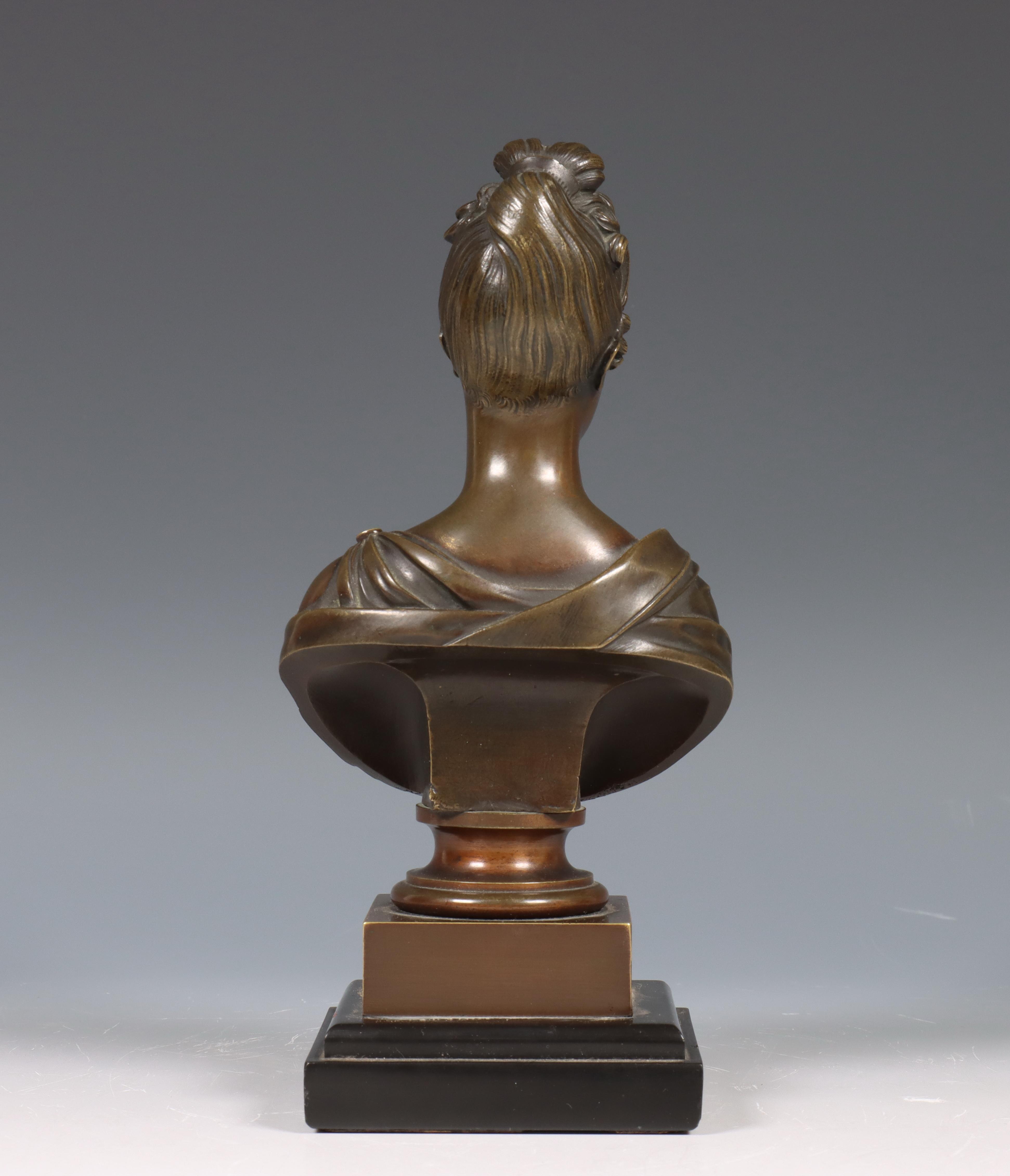 Frankrijk, bronzen bruin gepatineerde buste voorstellende Joséphine de Beauharnais, 19e eeuw. - Image 4 of 4