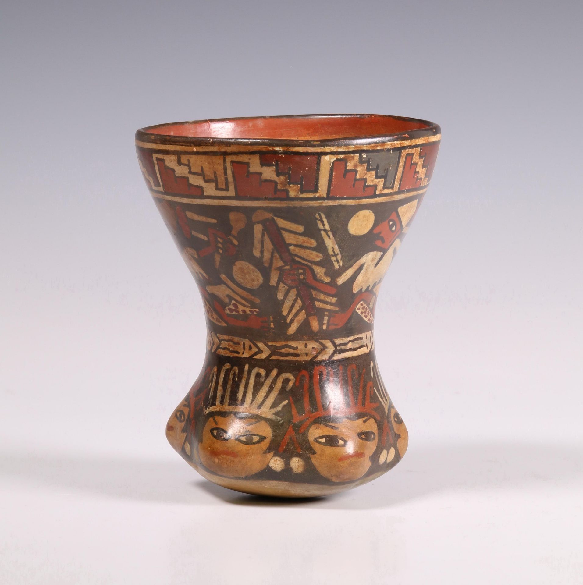 Peru, Nazca, terracotta hourglass shaped vase, ca. 200-400 AD, - Bild 4 aus 6