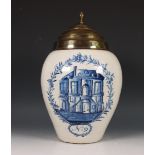 Delft, blauw aardewerk tabakspot 'Waag', 18e eeuw.