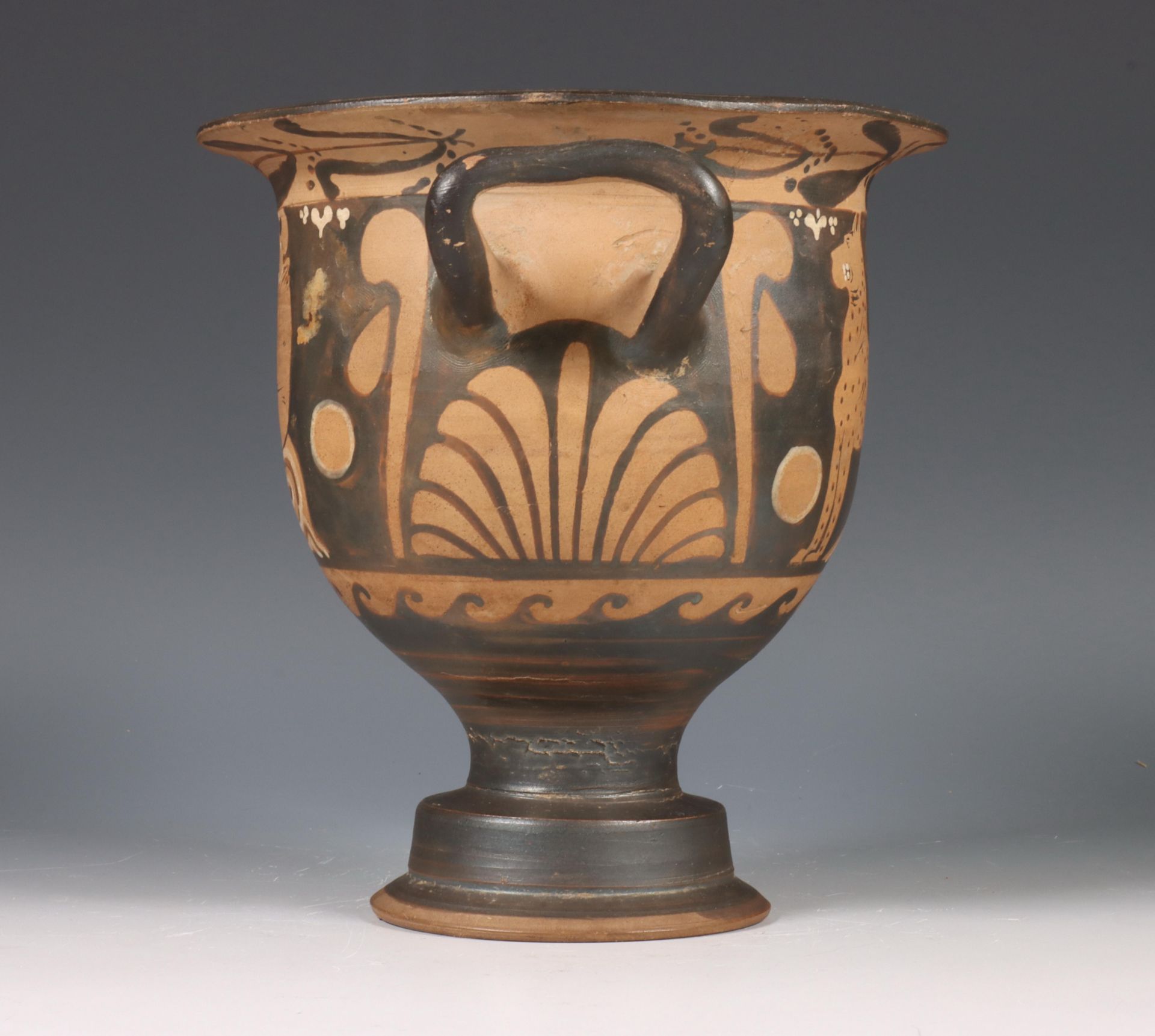 Apulia, small earthenware krater, ca. 300 BC. - Image 3 of 6