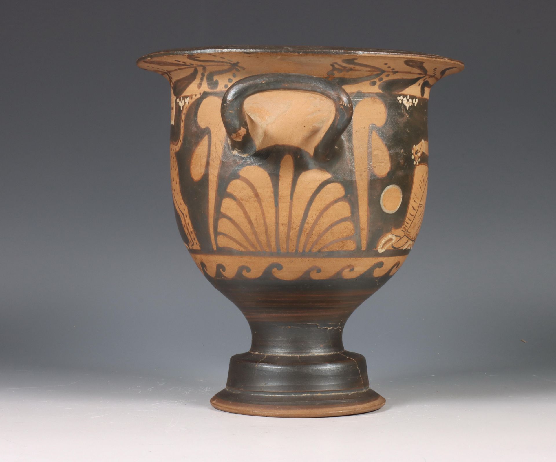 Apulia, small earthenware krater, ca. 300 BC. - Bild 5 aus 6