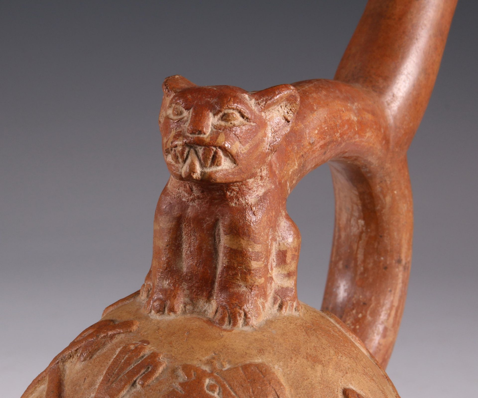 Peru, Moche, a terracotta stirrup-spout vessel, 500-700 AD - Bild 8 aus 8