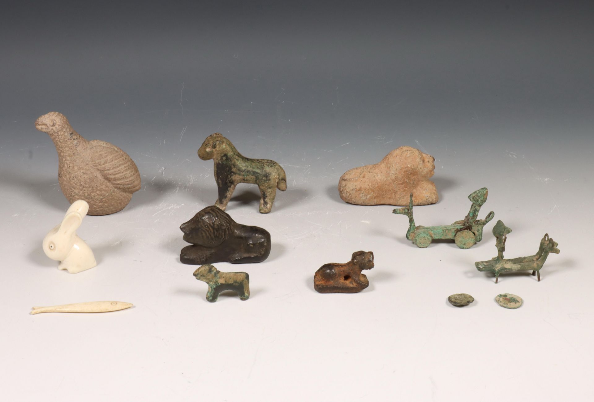 Collection of eight animal figures and two bronze horseman. - Bild 2 aus 2