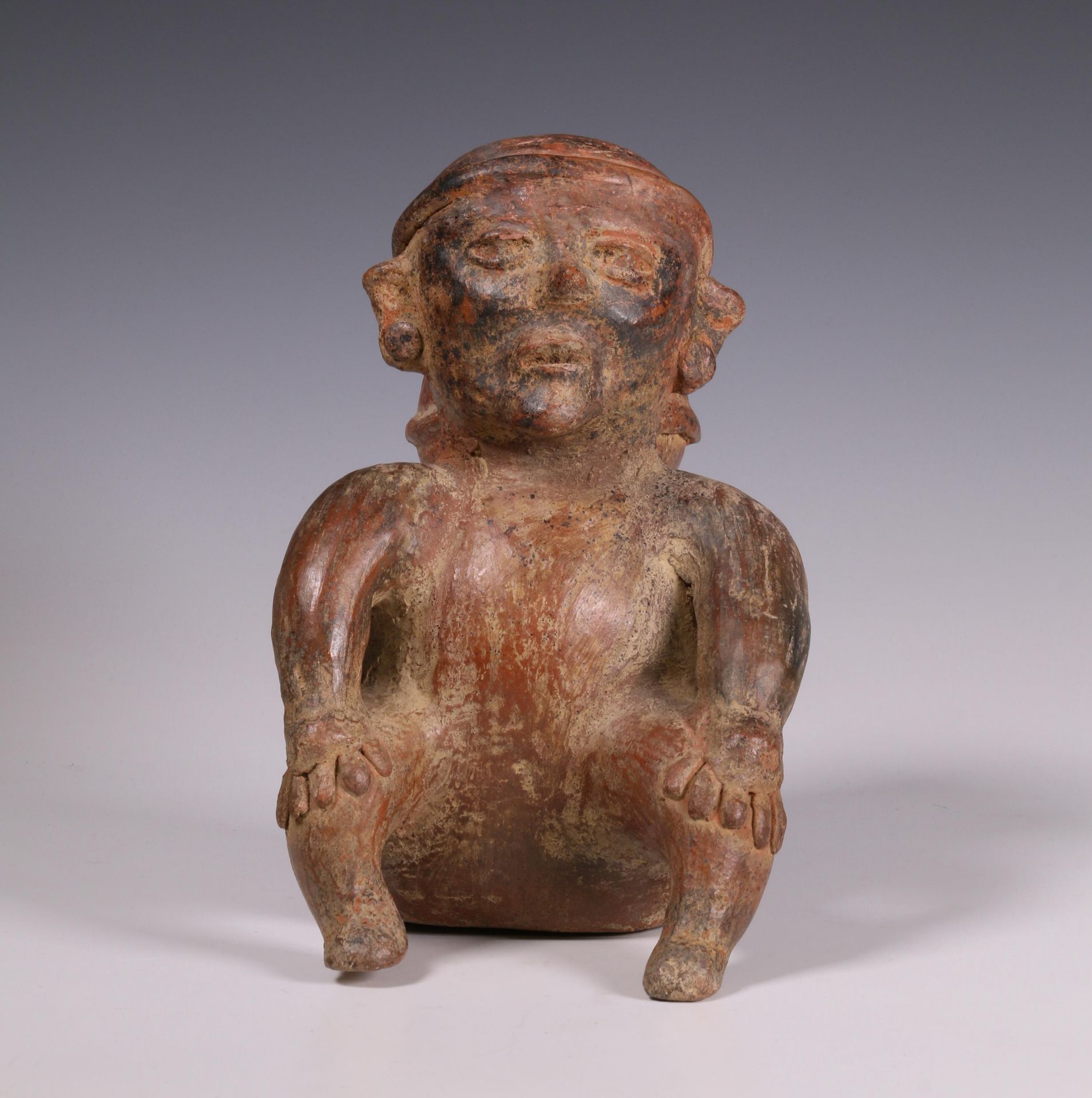 Mexico, Colima, a red earthenware sculpture of a seated figure, 100 BC-250 AD; - Bild 3 aus 5