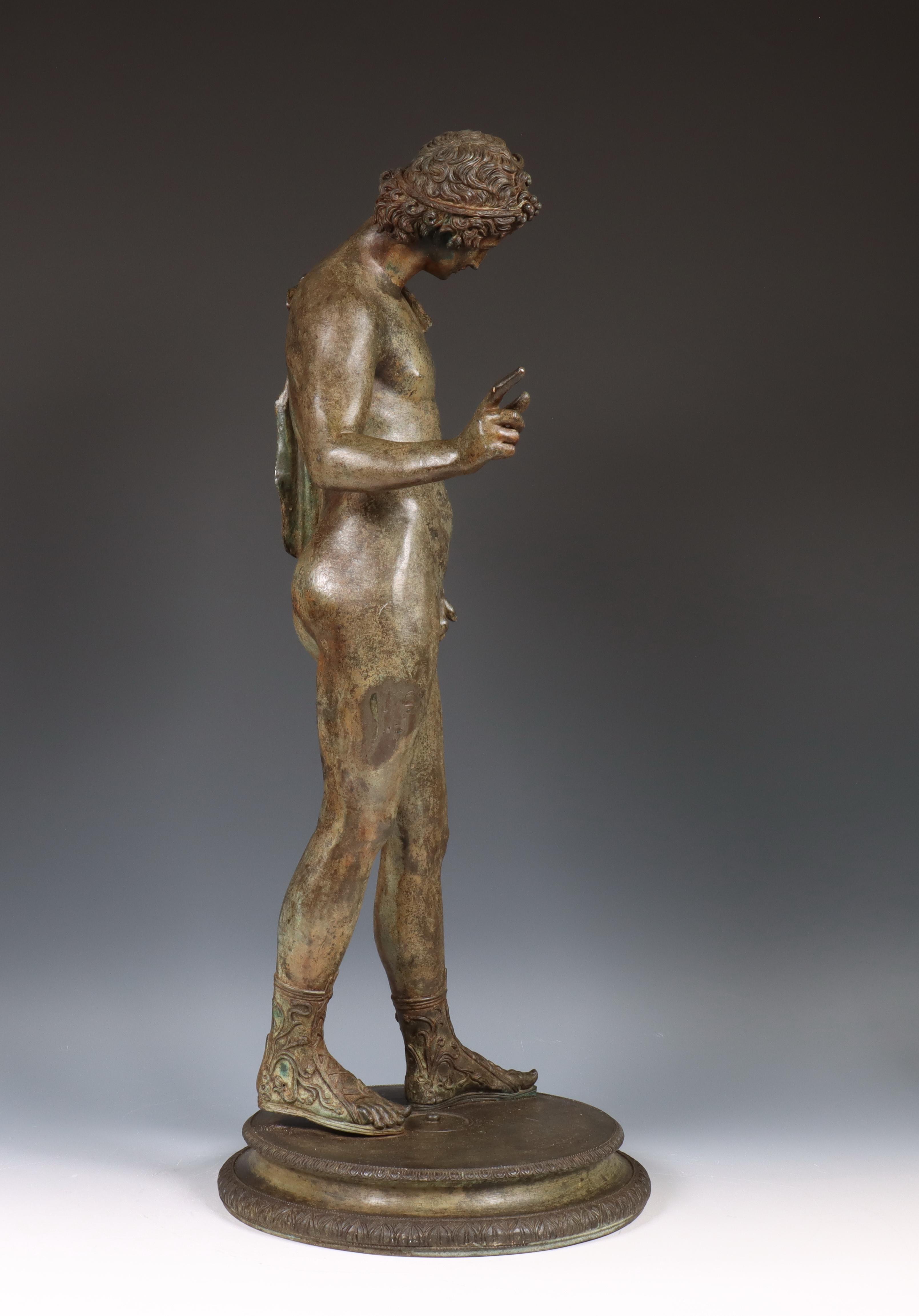 Italië, grand tour, bronzen gepatineerd sculptuur, Narcissus, 19e eeuw. - Image 10 of 10
