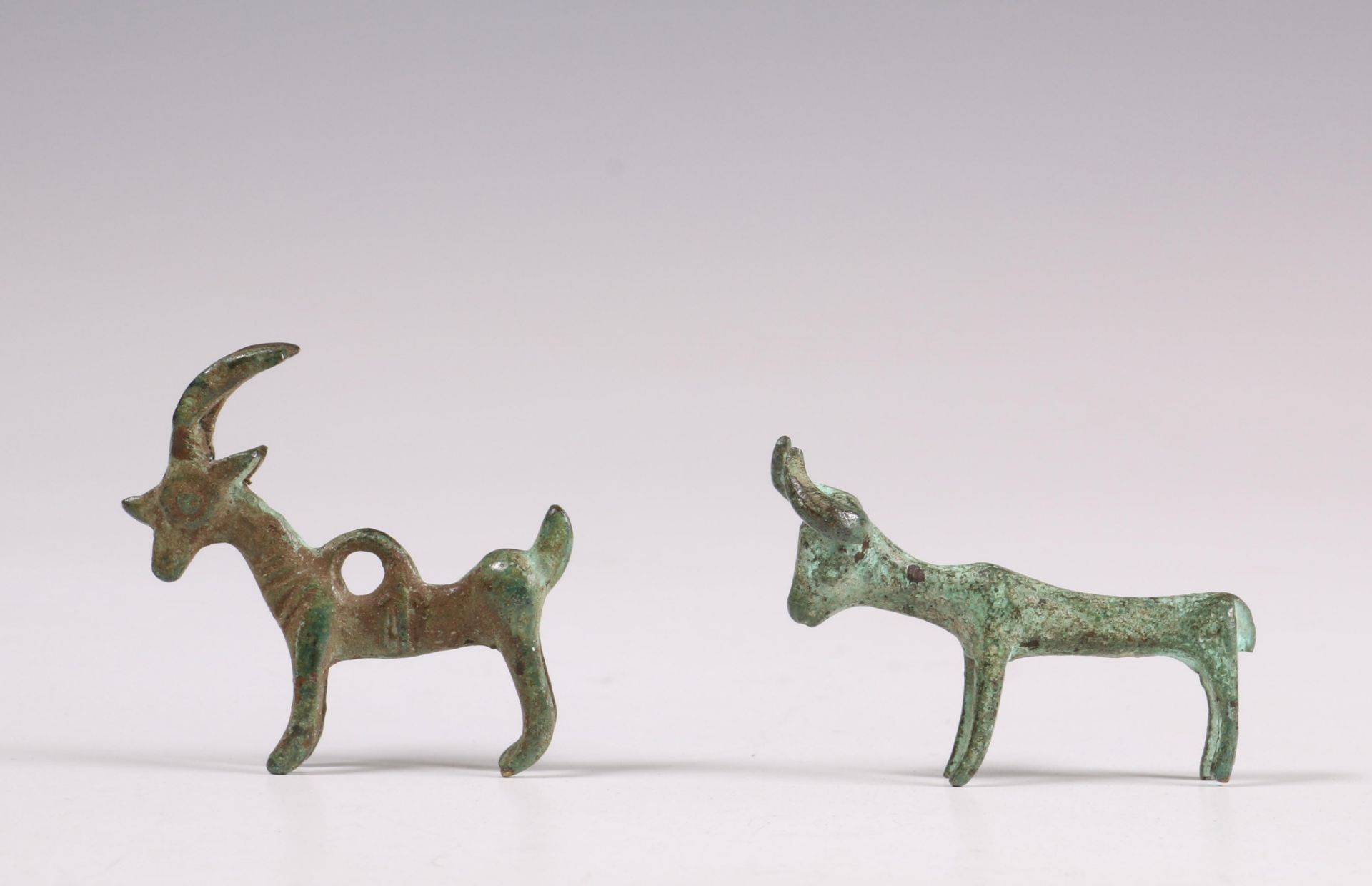 Luristan, two bronze animals, ca. 800 BC; - Bild 3 aus 4